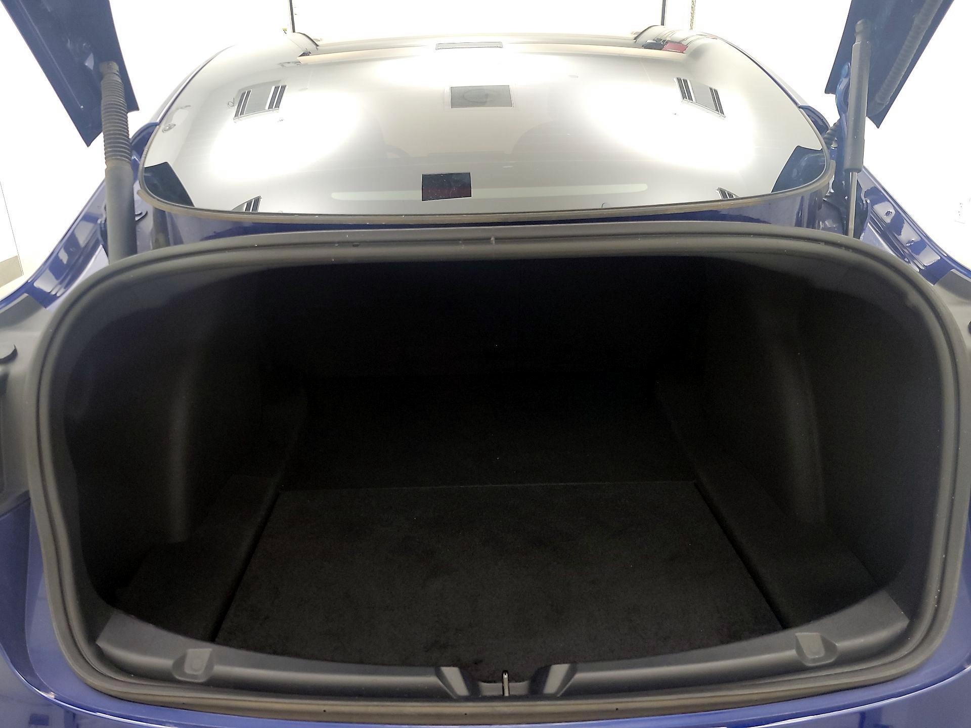 Thumbnail: 2023 Tesla Model 3 - 18