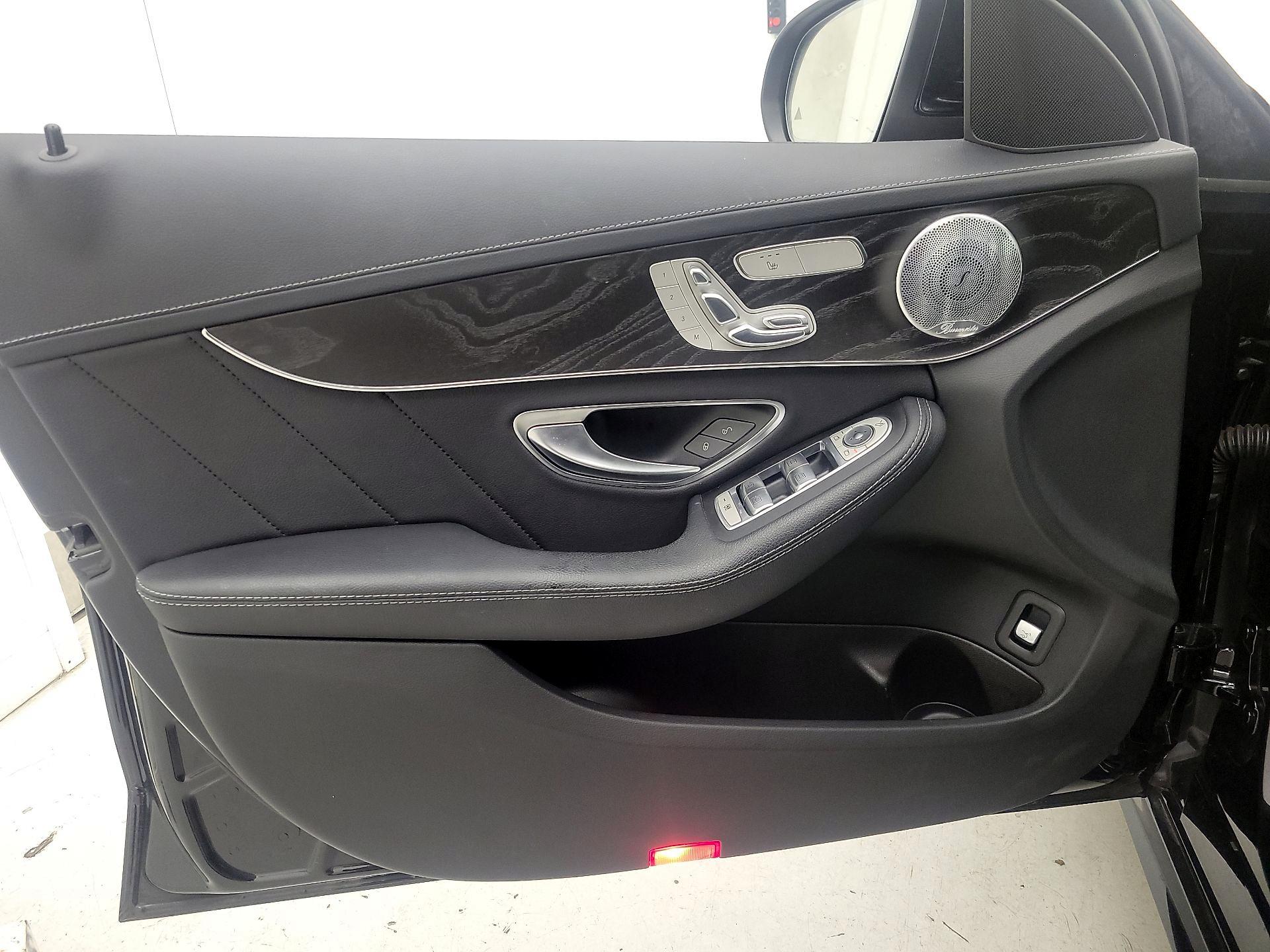 Thumbnail: 2015 Mercedes-Benz C-Class - 12