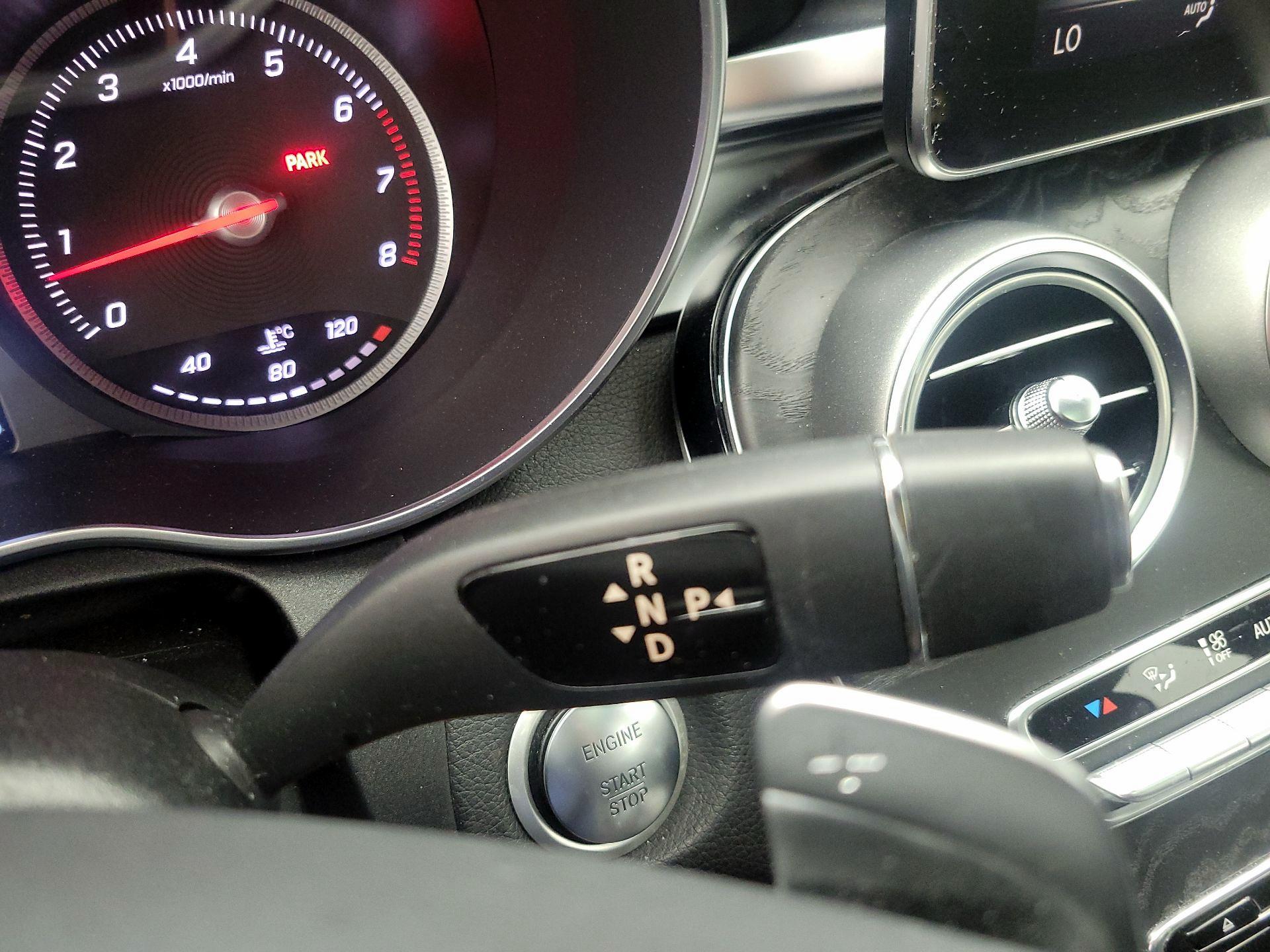 Thumbnail: 2015 Mercedes-Benz C-Class - 16