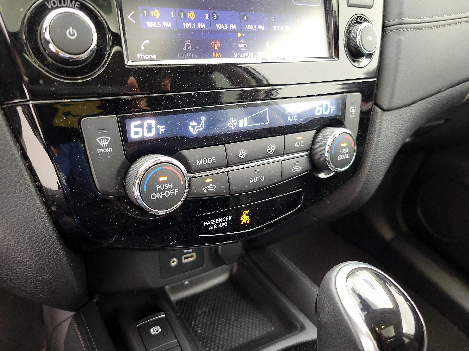 Thumbnail: 2019 Nissan Rogue - 17