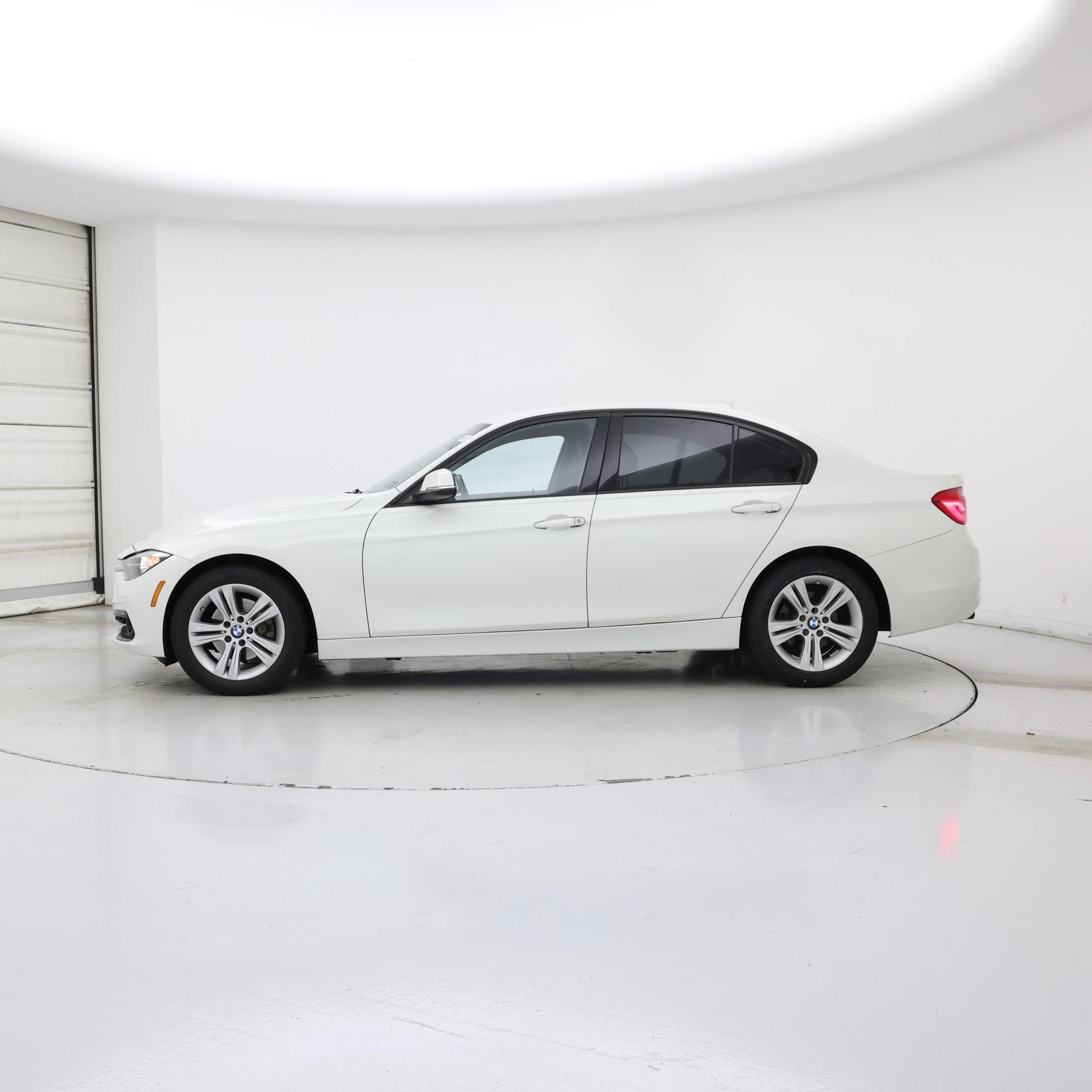 Thumbnail: 2016 BMW 3 Series - 3