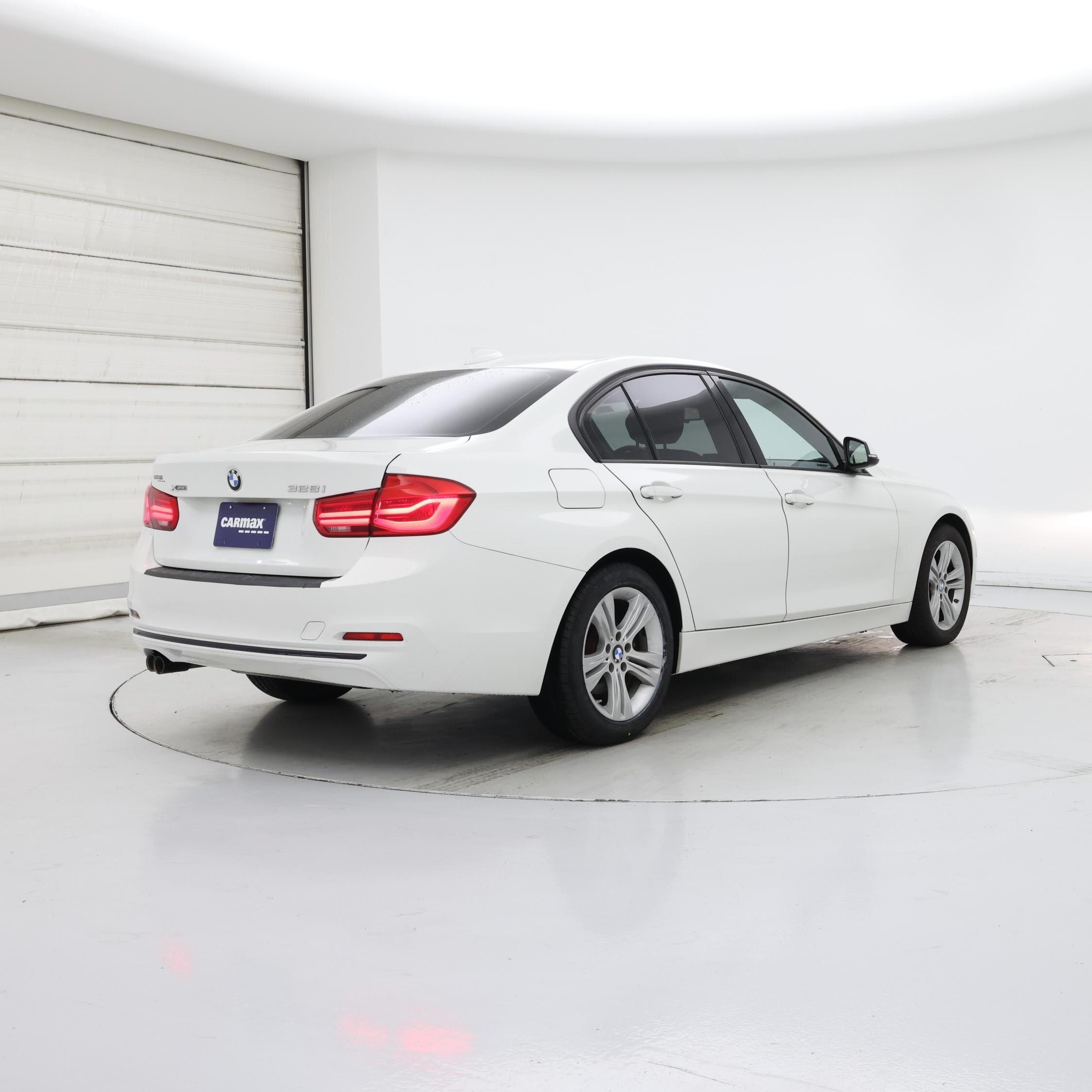 Thumbnail: 2016 BMW 3 Series - 8