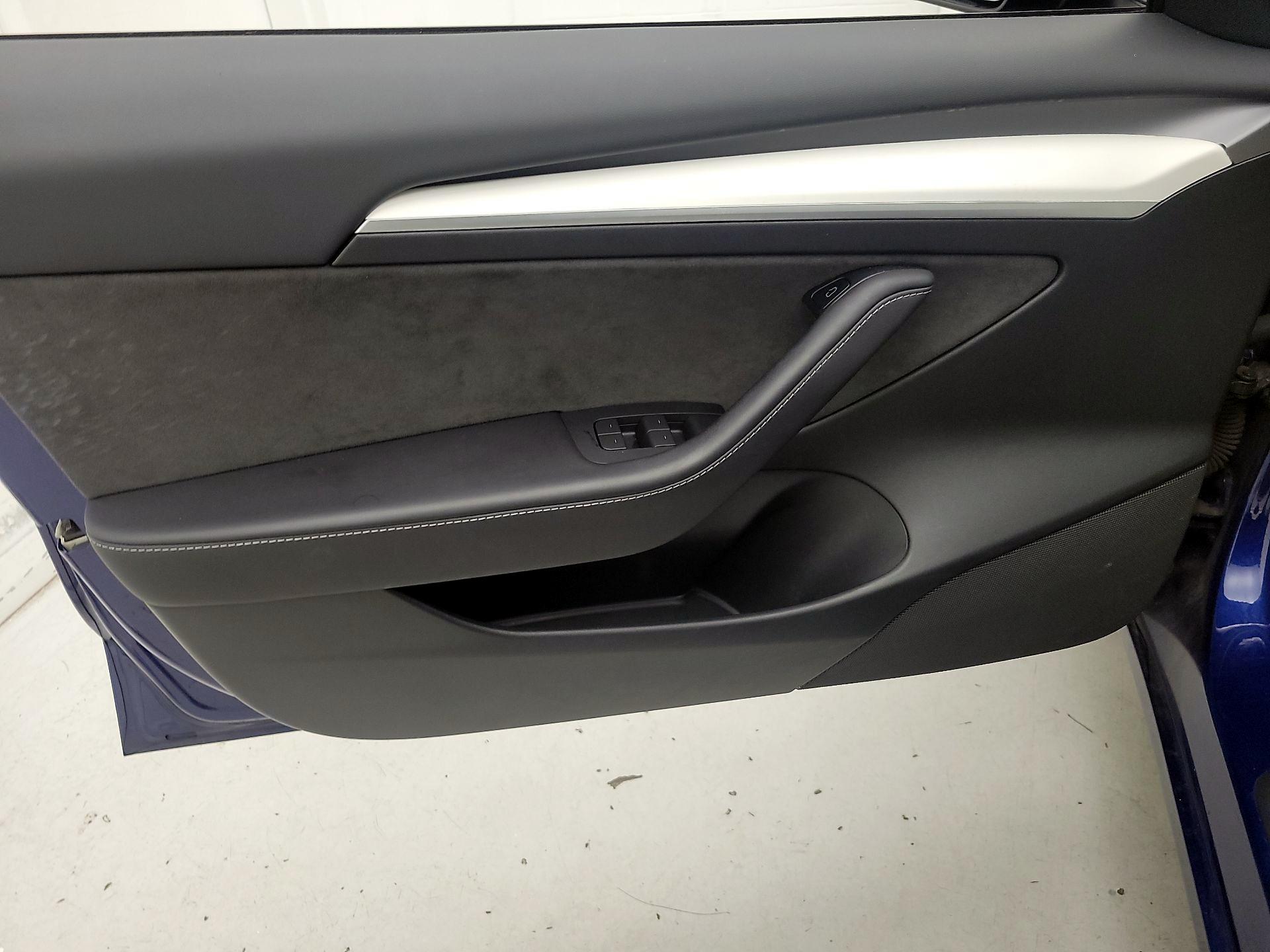 Thumbnail: 2023 Tesla Model 3 - 12