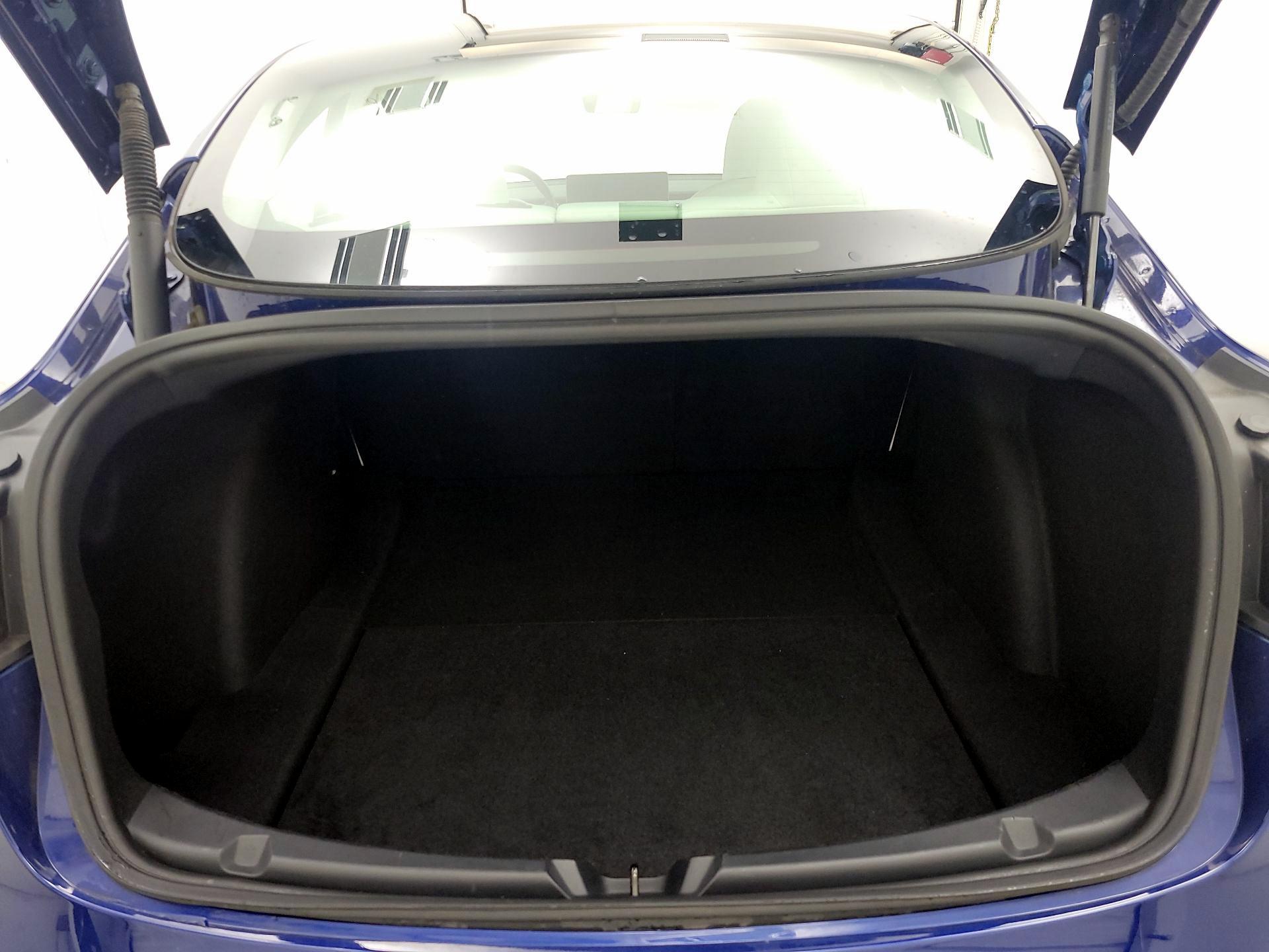Thumbnail: 2023 Tesla Model 3 - 17