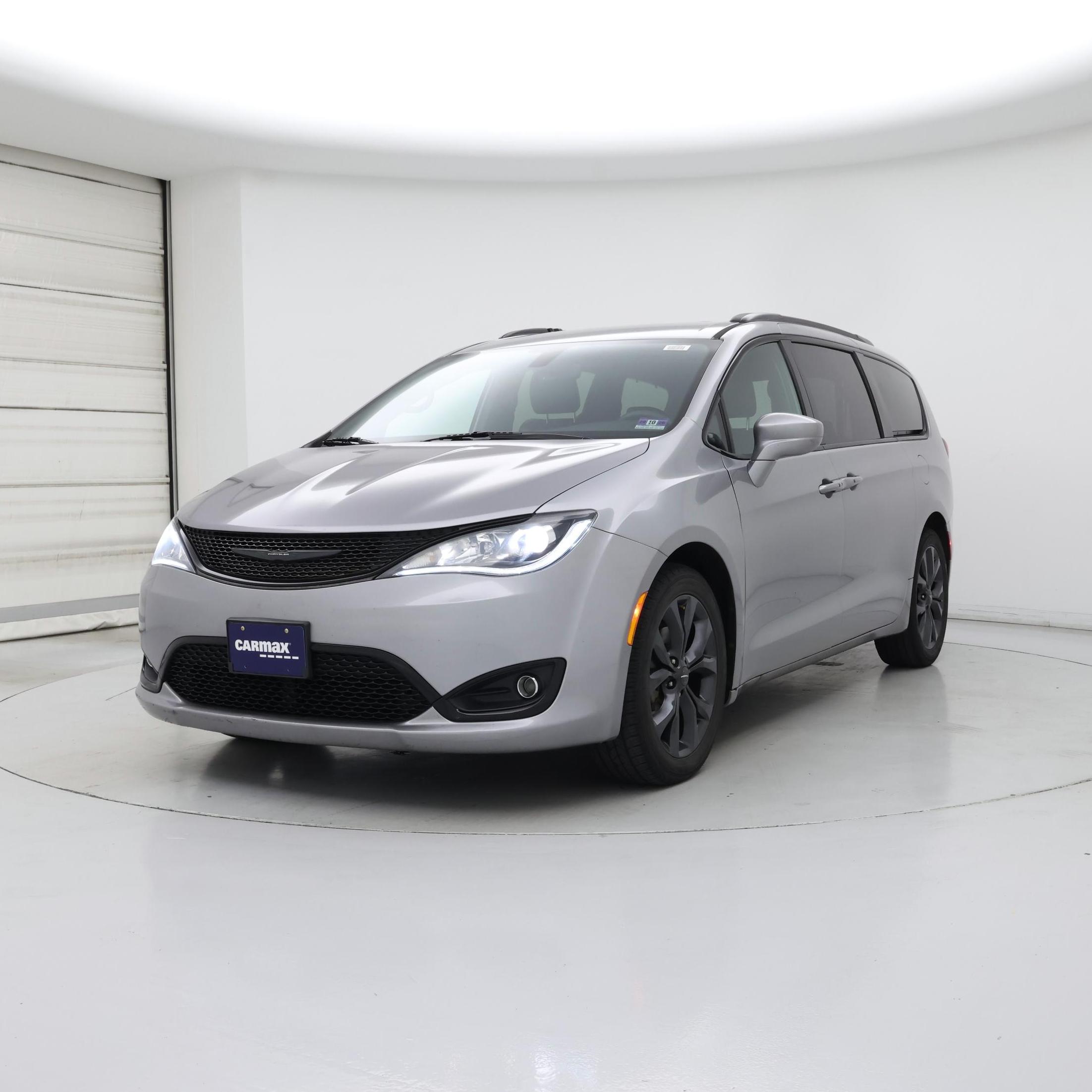 Thumbnail: 2019 Chrysler Pacifica - 4