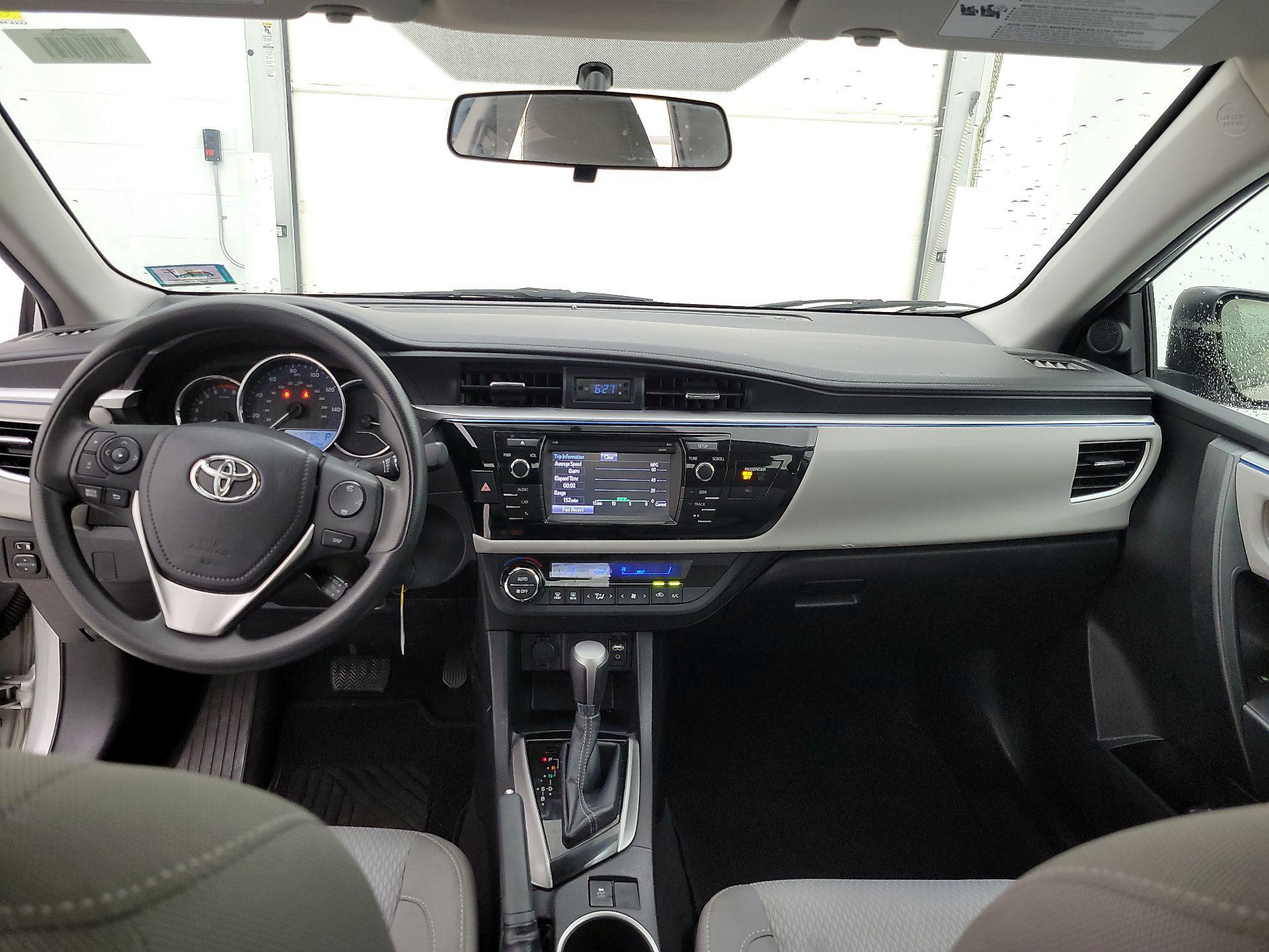 Thumbnail: 2015 Toyota Corolla - 9