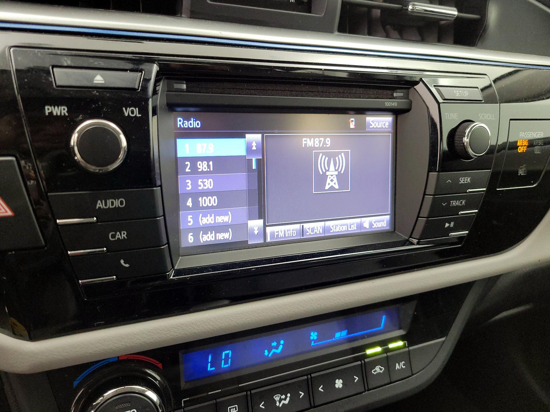 Thumbnail: 2015 Toyota Corolla - 15