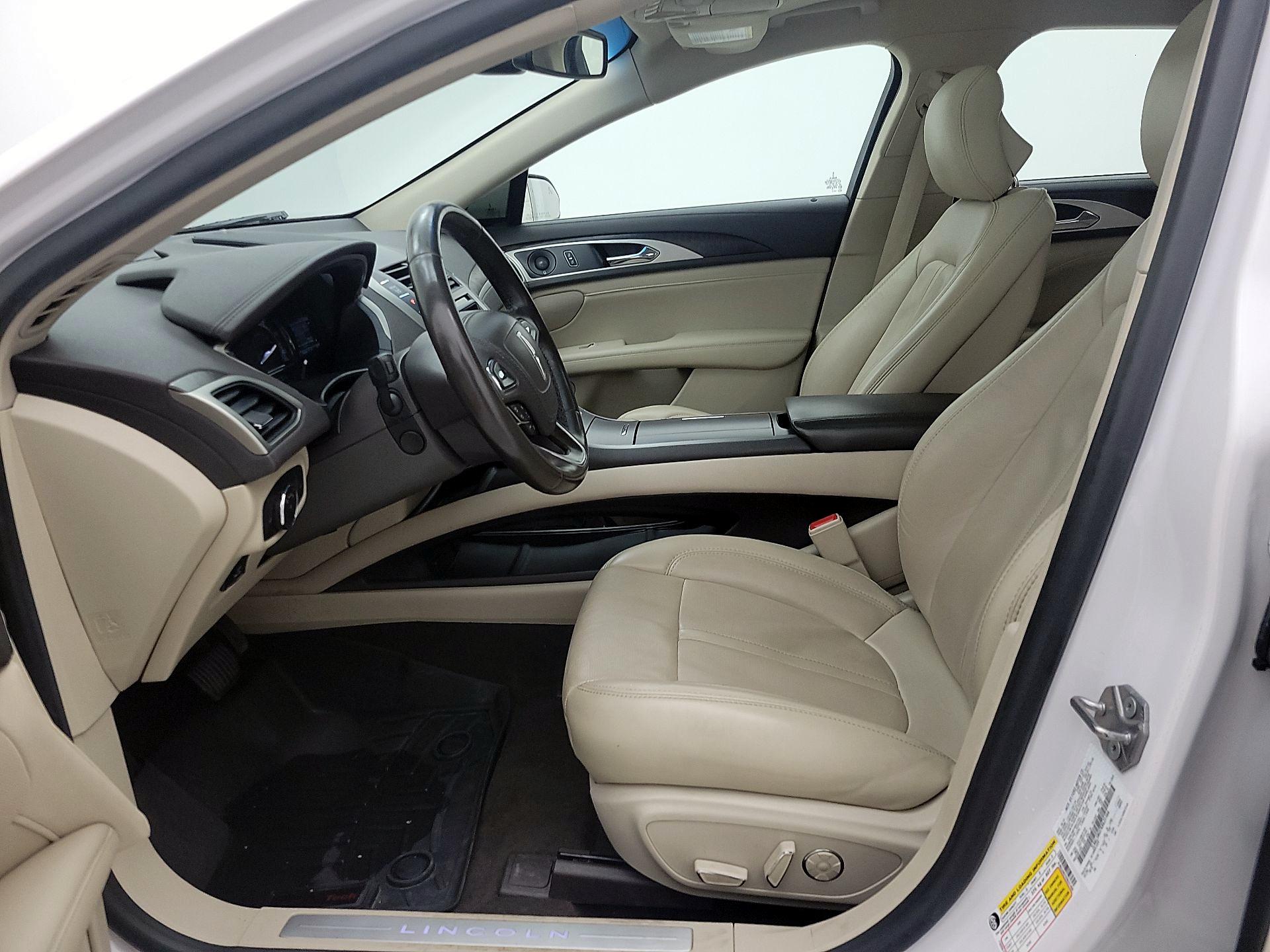 Thumbnail: 2019 Lincoln MKZ - 11