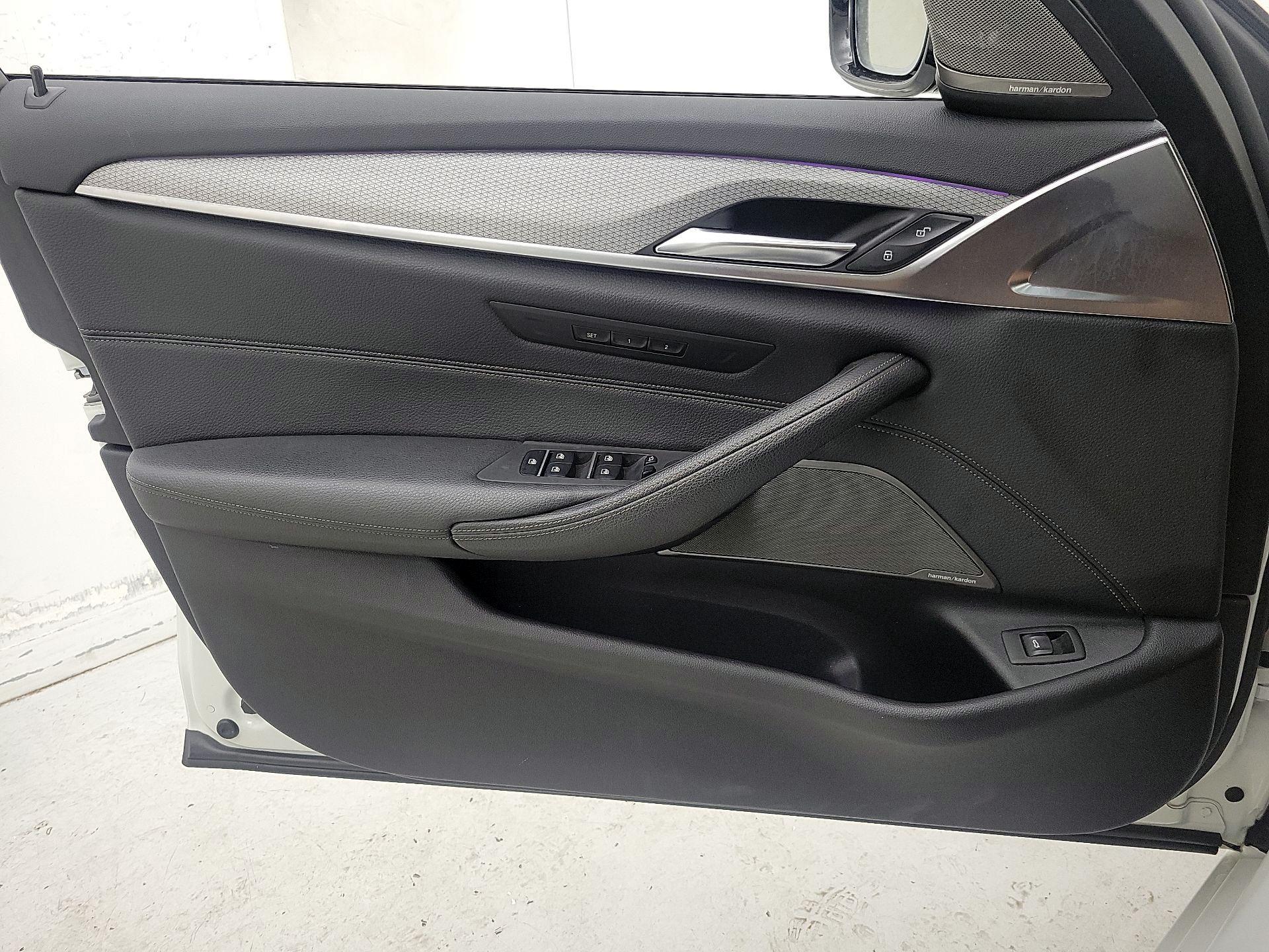 Thumbnail: 2019 BMW 5 Series - 12