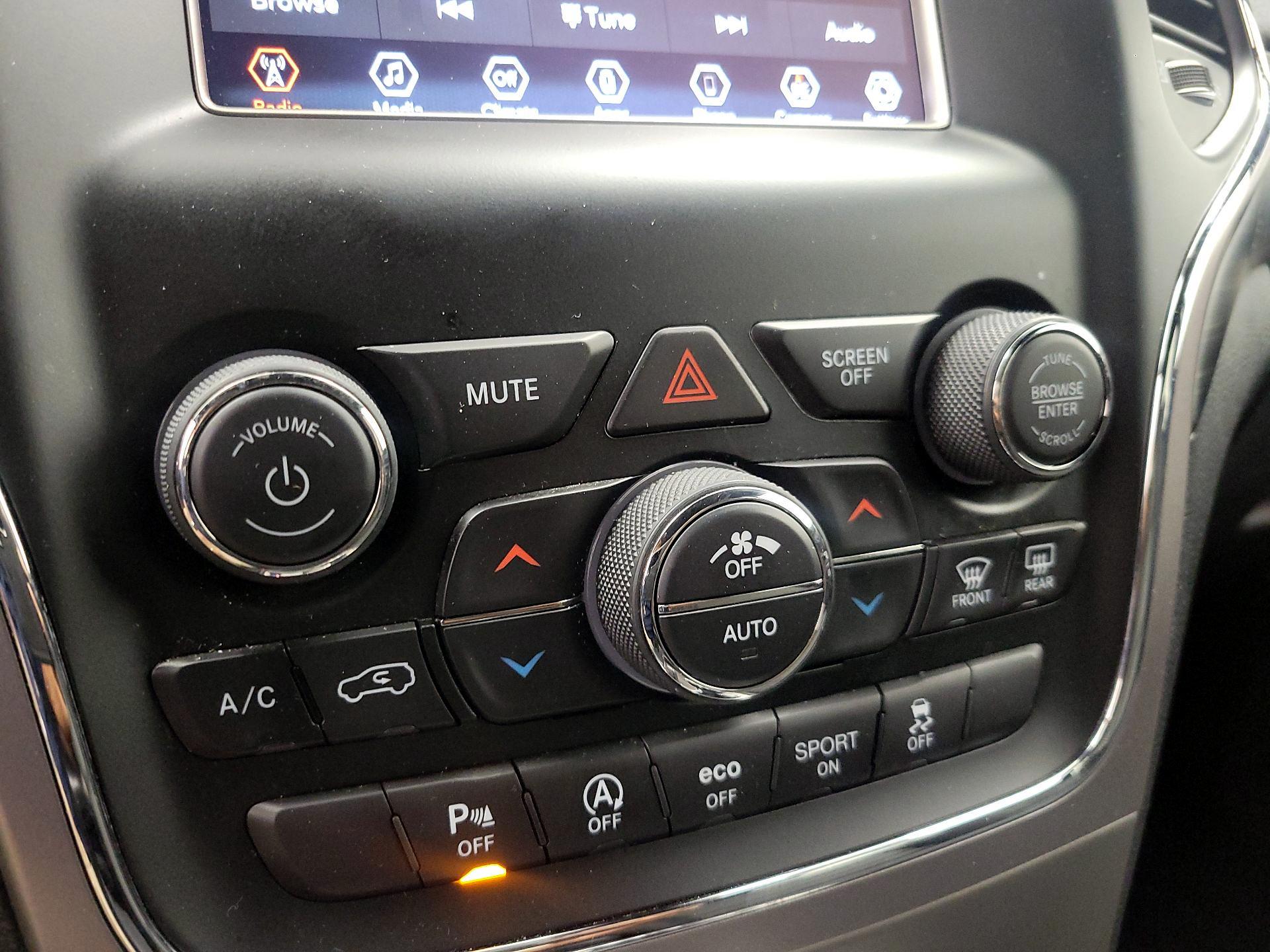 Thumbnail: 2019 Jeep Grand Cherokee - 16
