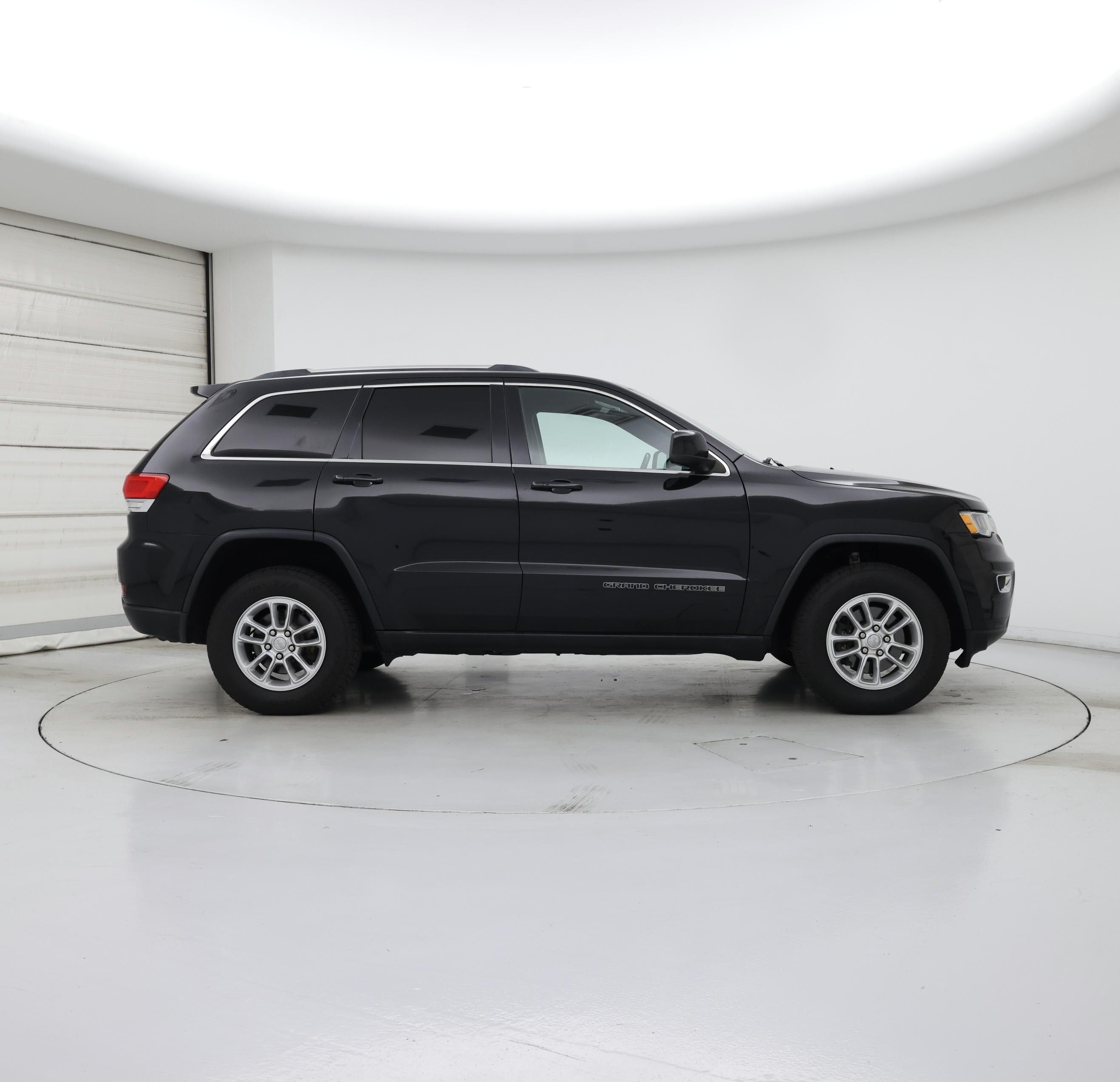 Thumbnail: 2018 Jeep Grand Cherokee - 7