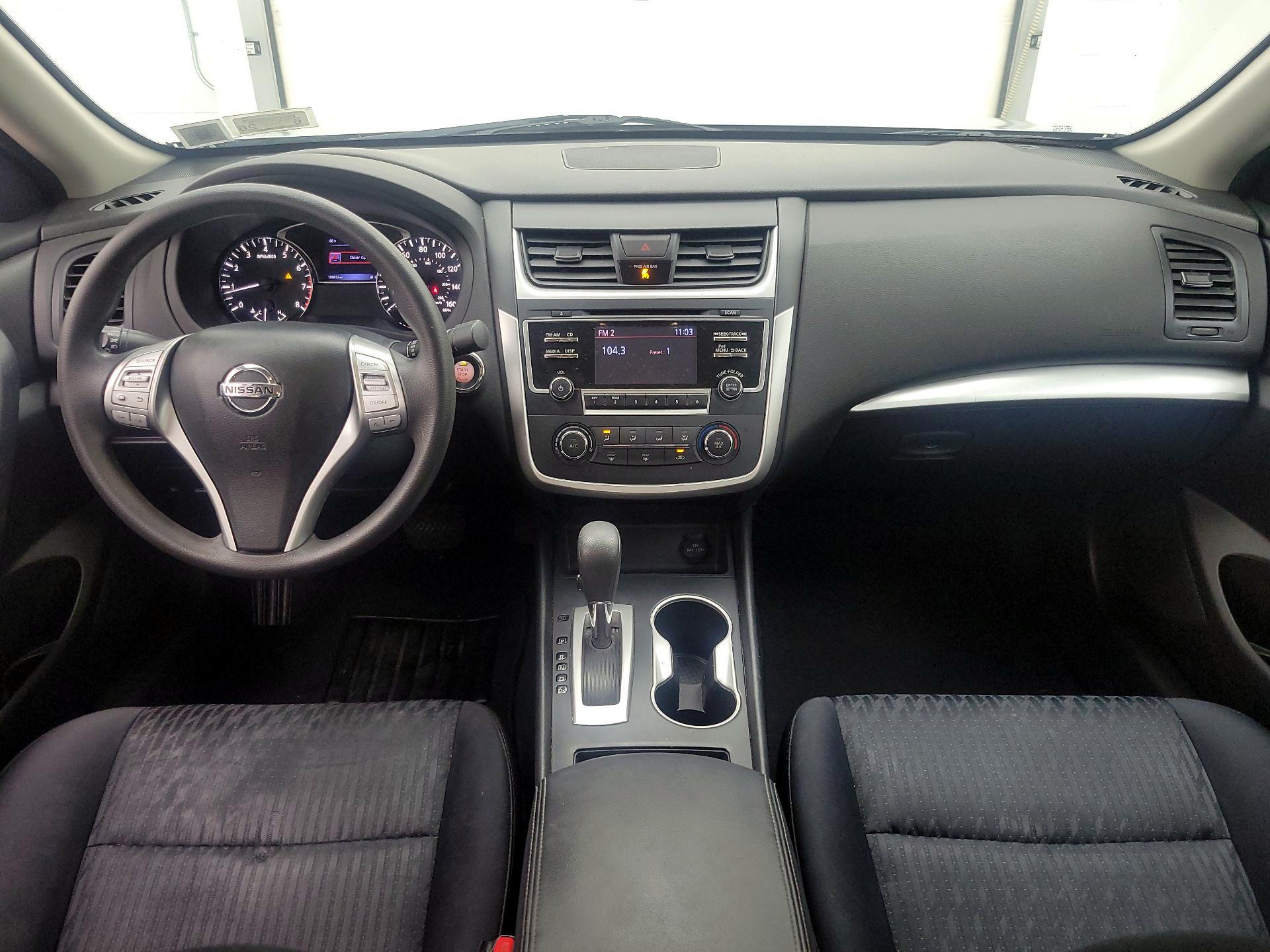 Thumbnail: 2017 Nissan Altima - 9