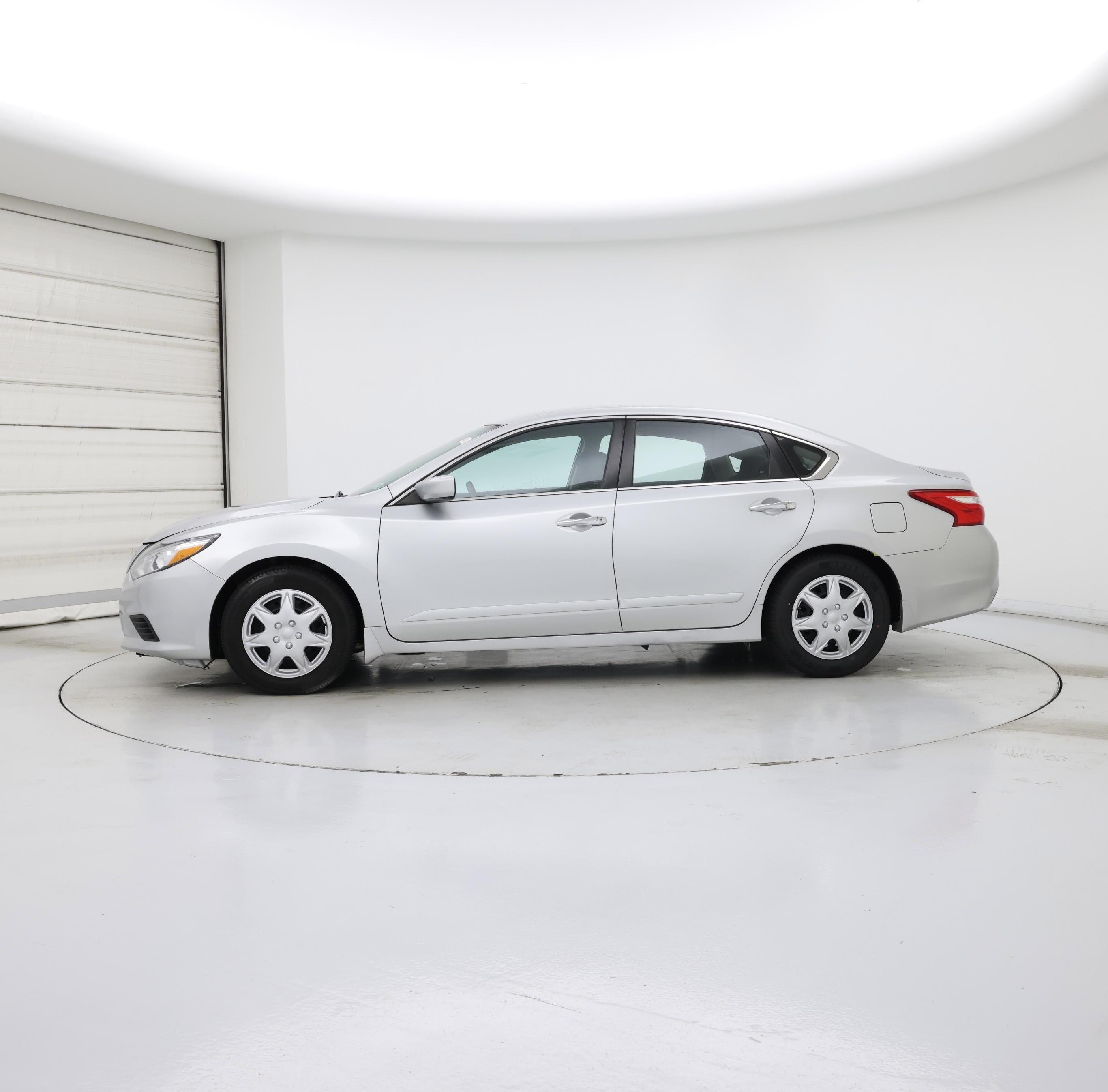 Thumbnail: 2017 Nissan Altima - 3