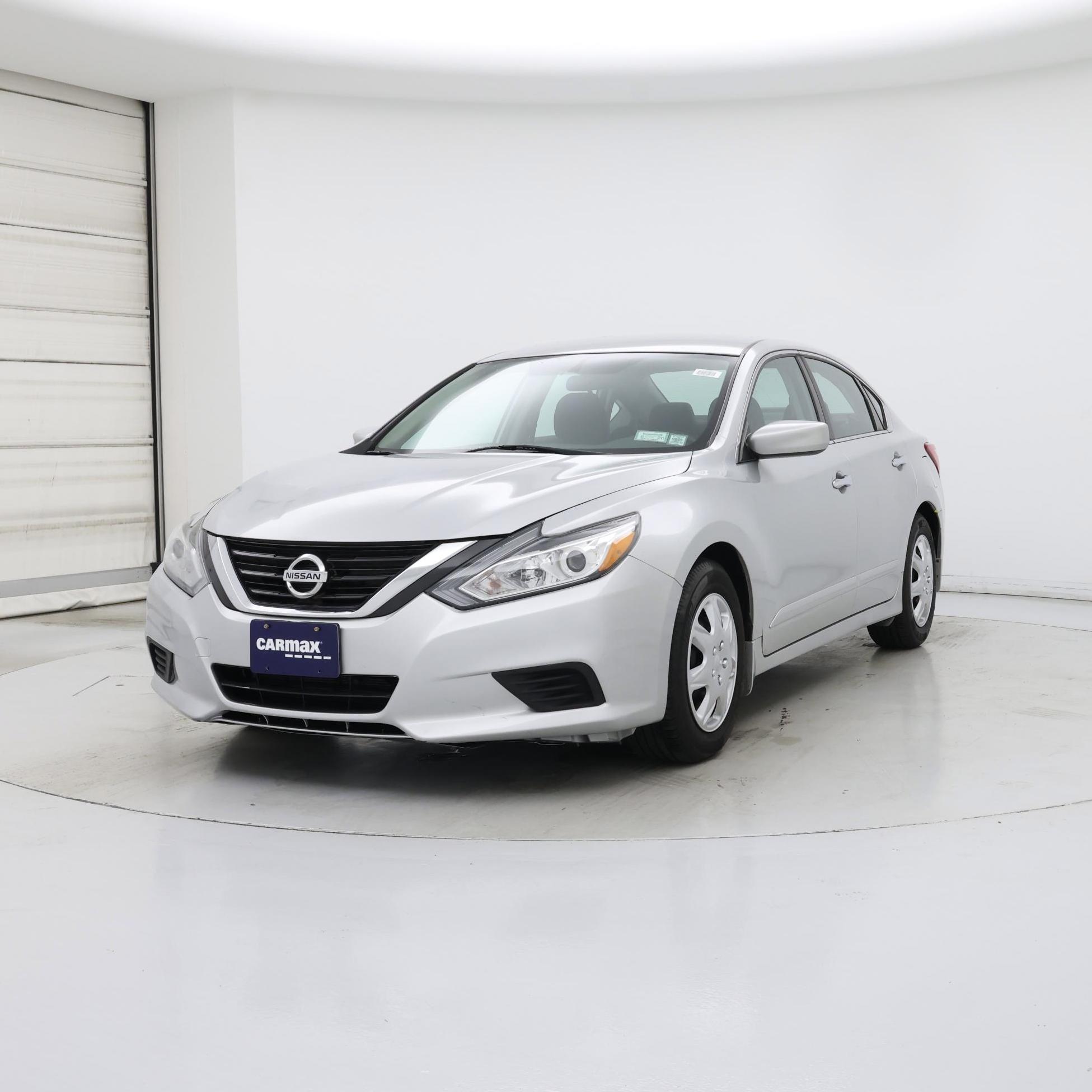 Thumbnail: 2017 Nissan Altima - 4
