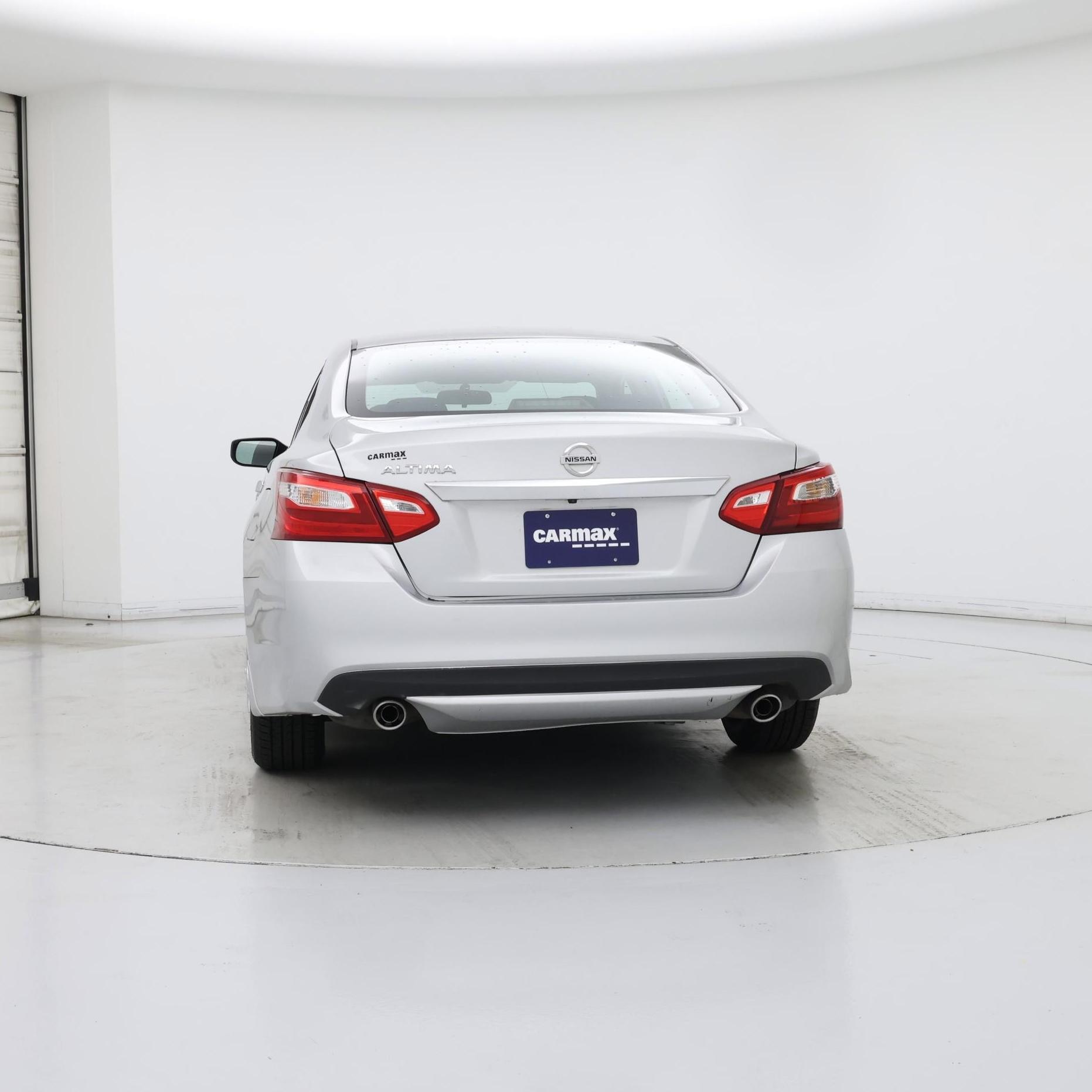 Thumbnail: 2017 Nissan Altima - 6