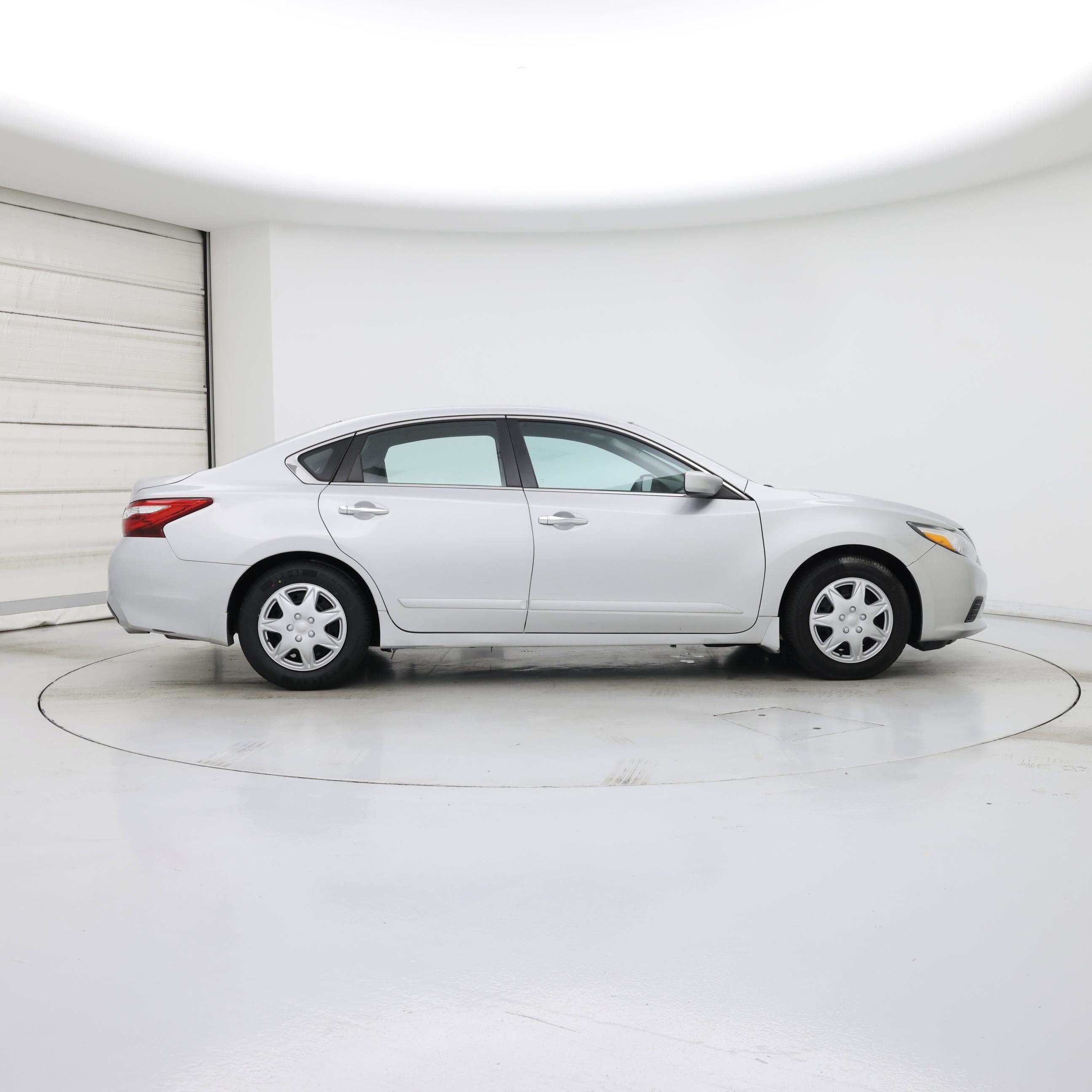 Thumbnail: 2017 Nissan Altima - 7