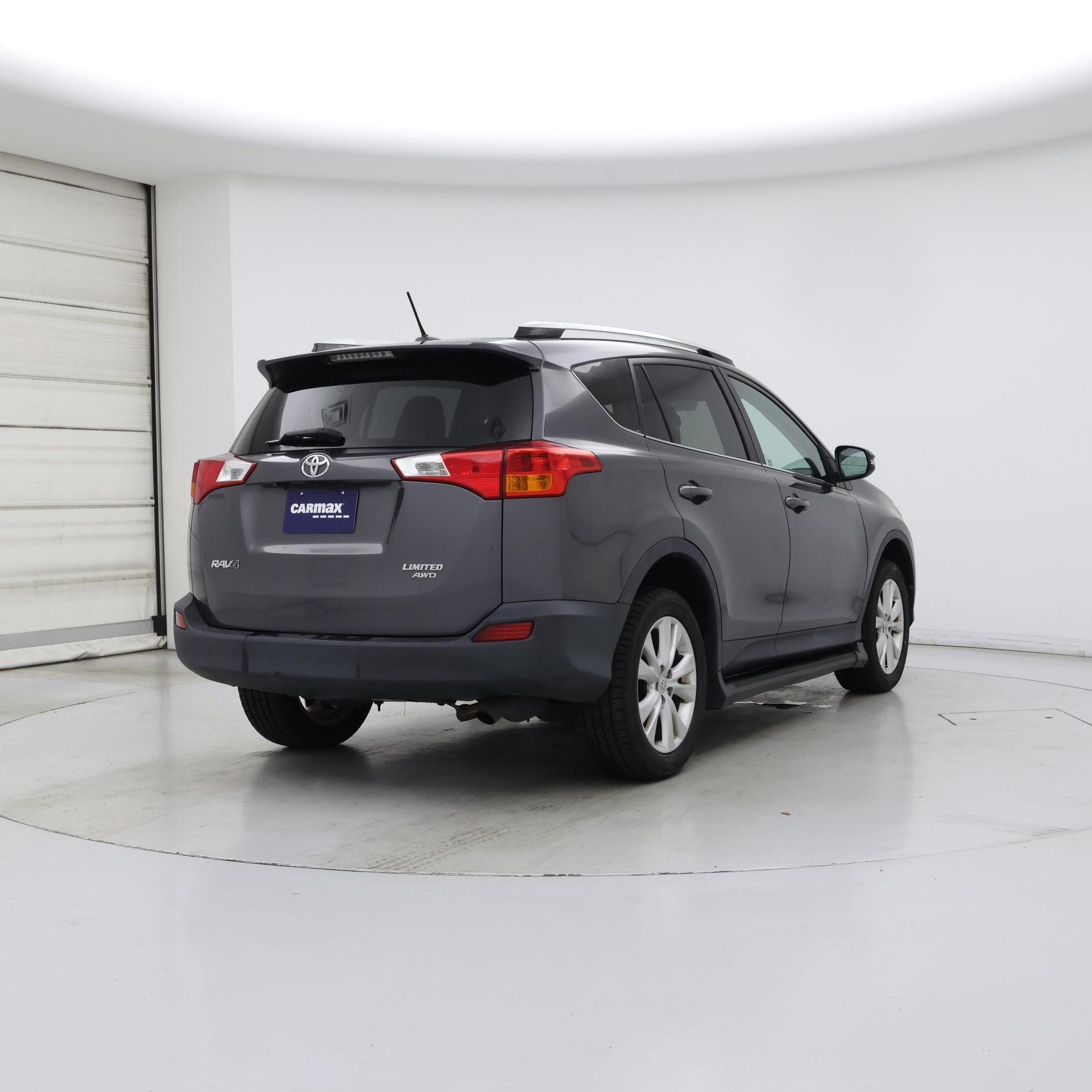 Thumbnail: 2015 Toyota RAV4 - 8