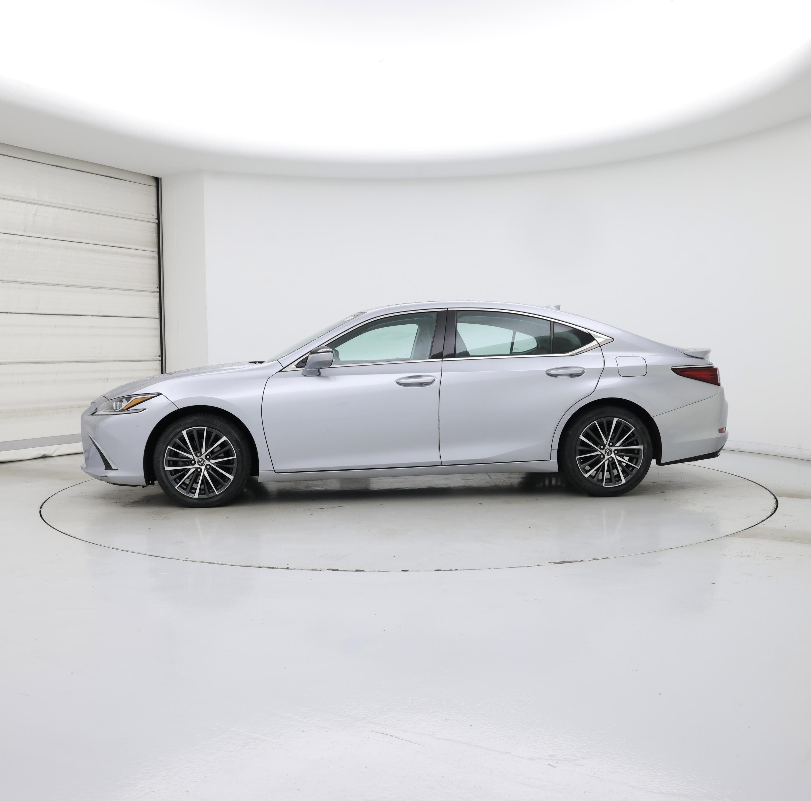 Thumbnail: 2023 Lexus ES - 3