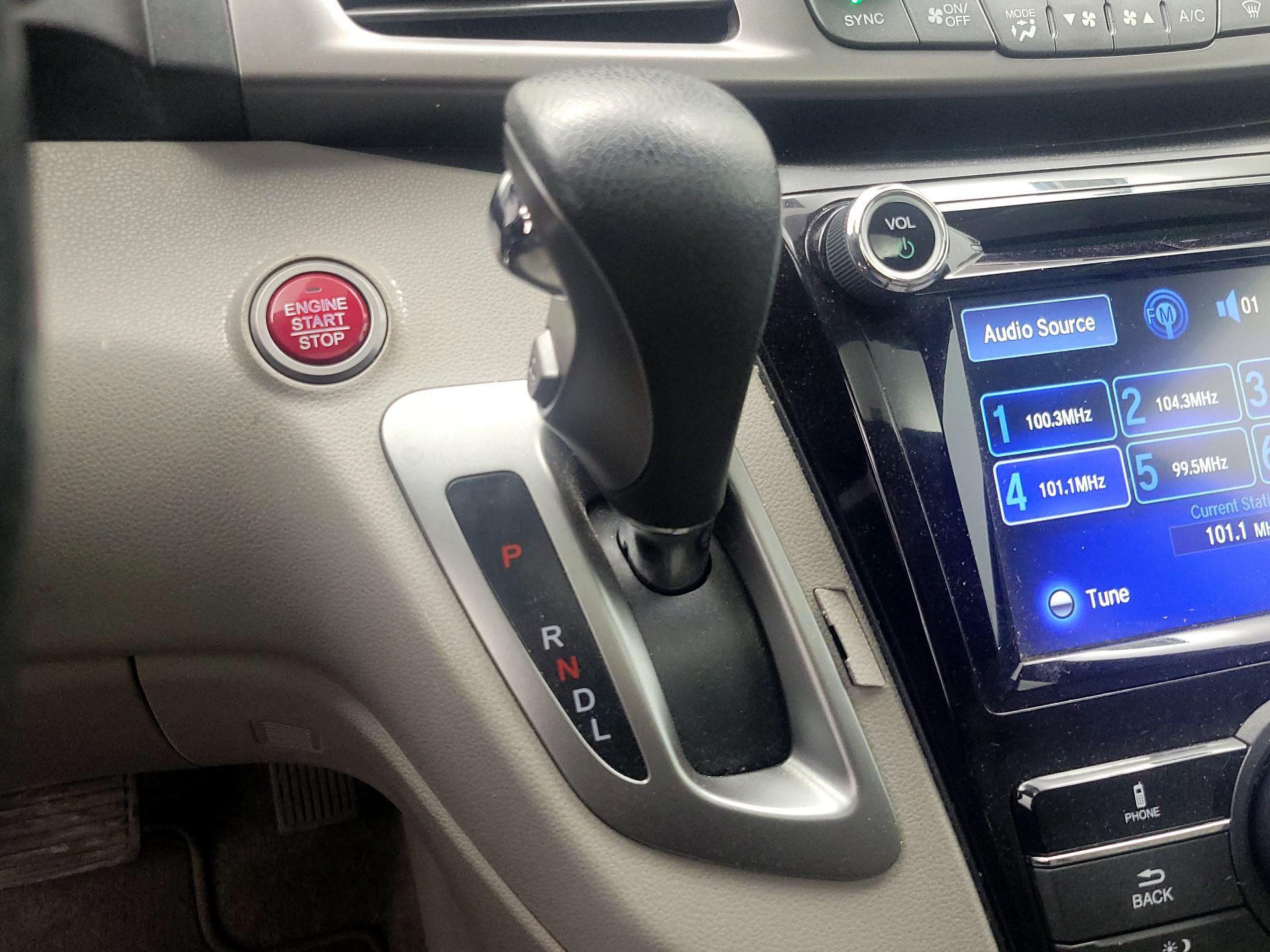 Thumbnail: 2015 Honda Odyssey - 17