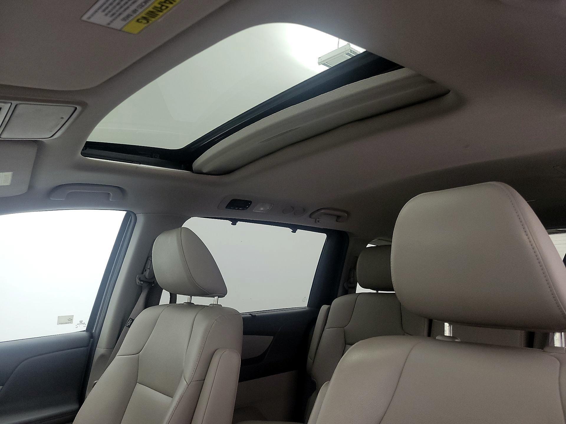 Thumbnail: 2015 Honda Odyssey - 19