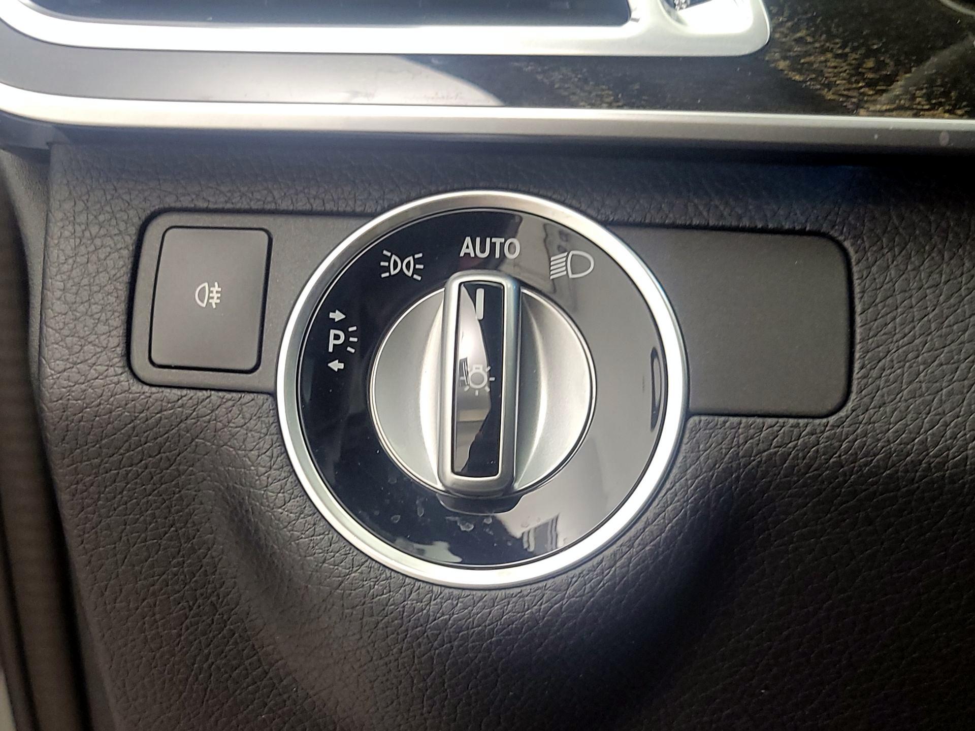 Thumbnail: 2016 Mercedes-Benz E-Class - 13