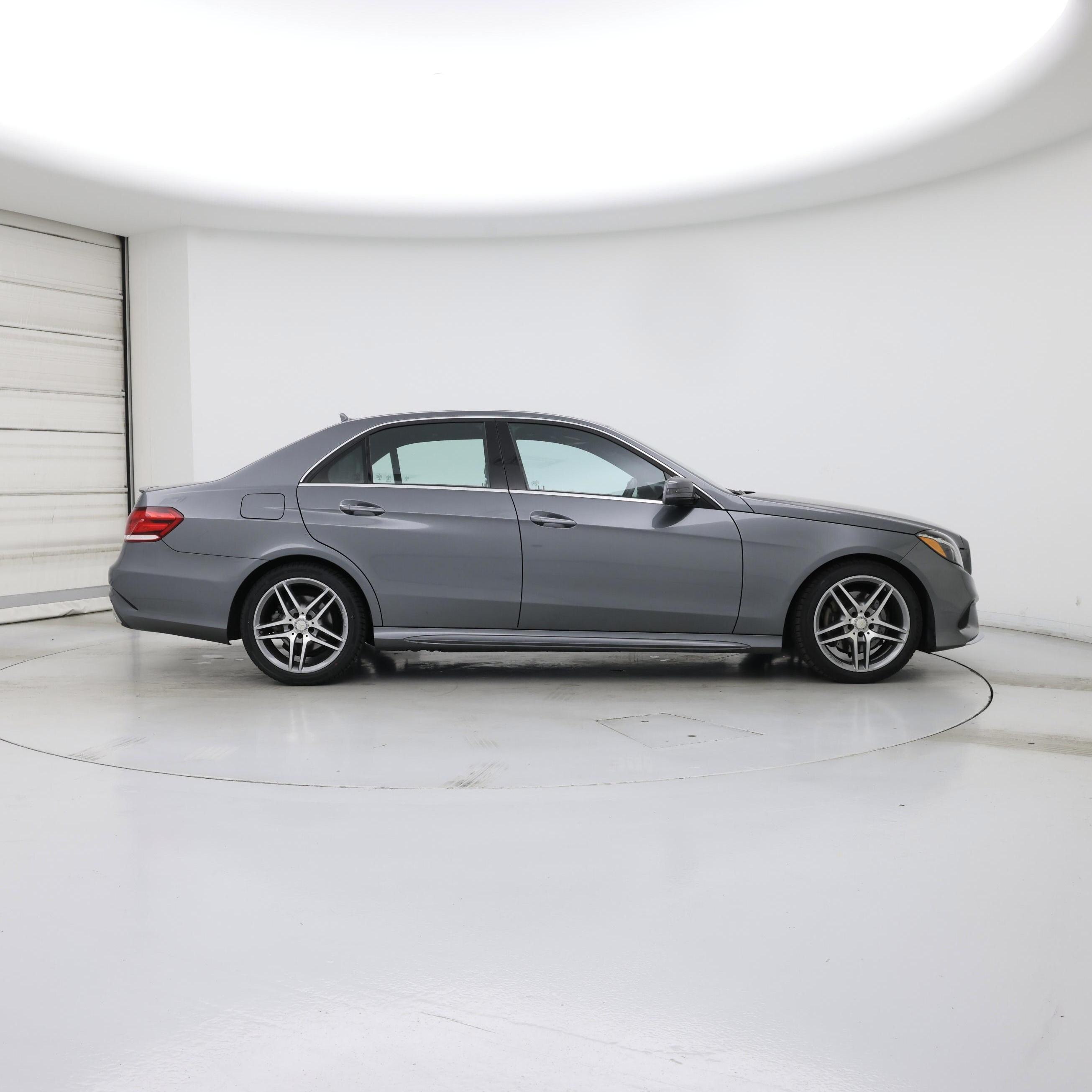 Thumbnail: 2016 Mercedes-Benz E-Class - 7