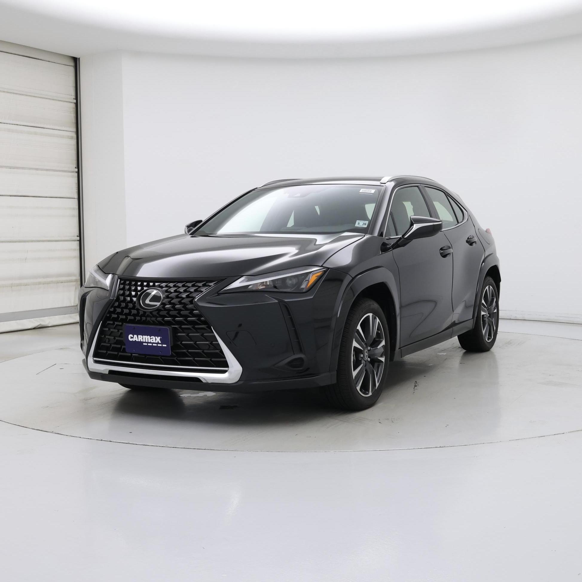 Thumbnail: 2023 Lexus UX - 4