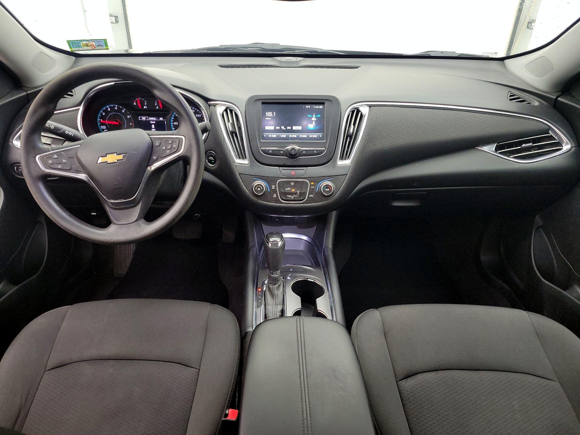 Thumbnail: 2018 Chevrolet Malibu - 9