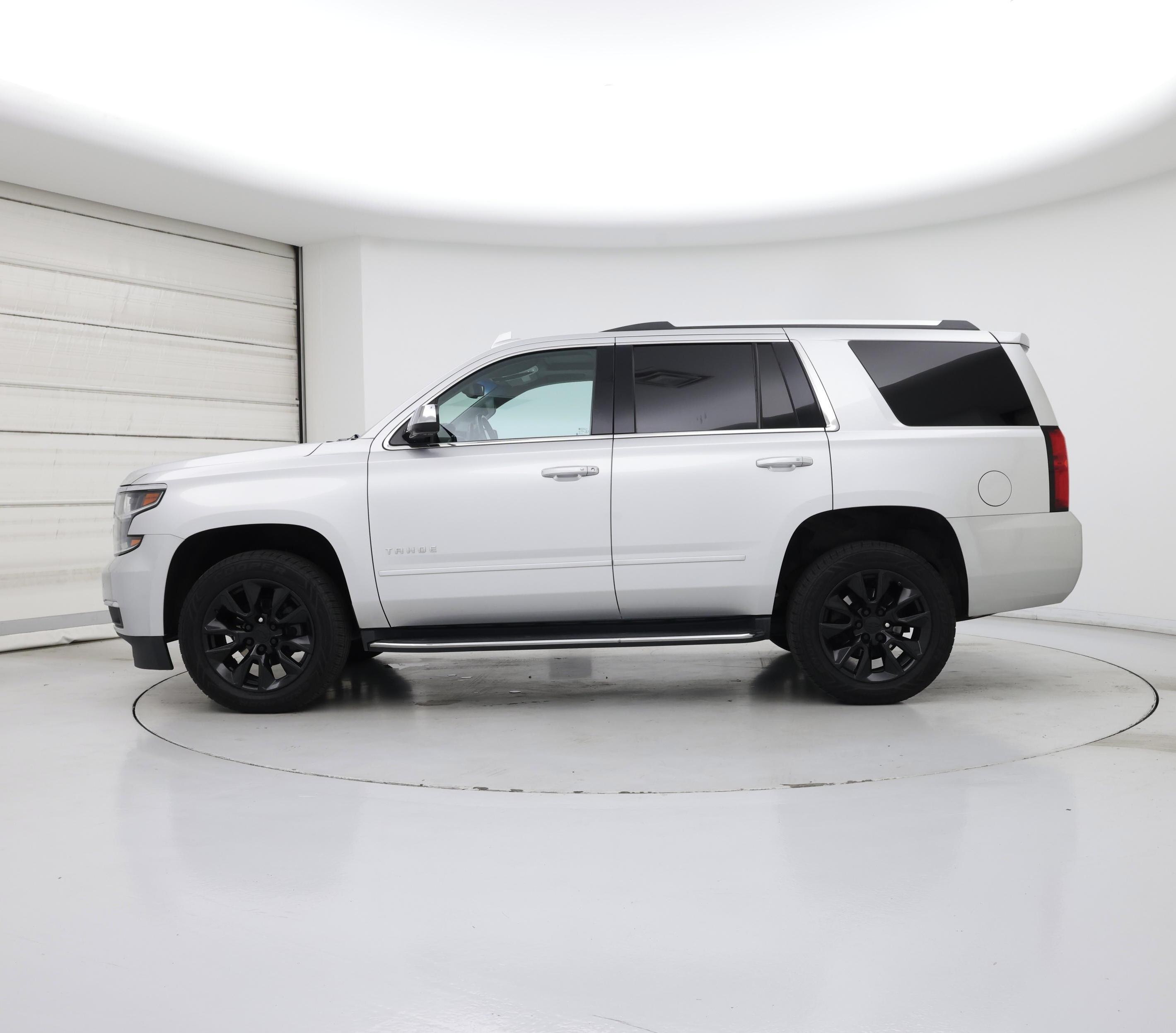 Thumbnail: 2018 Chevrolet Tahoe - 3