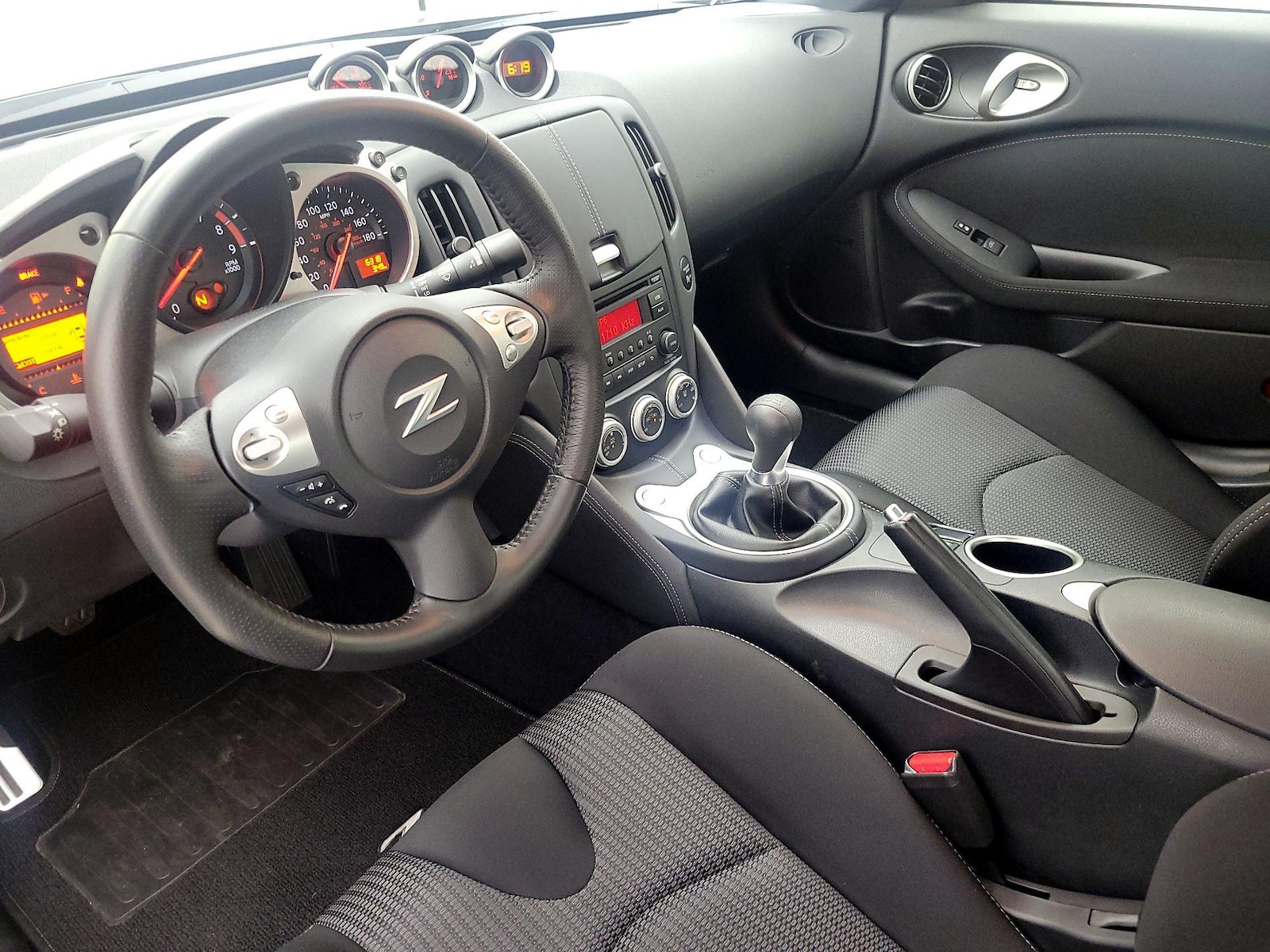 2018 Nissan 370Z Coupe Sport - Photo 10