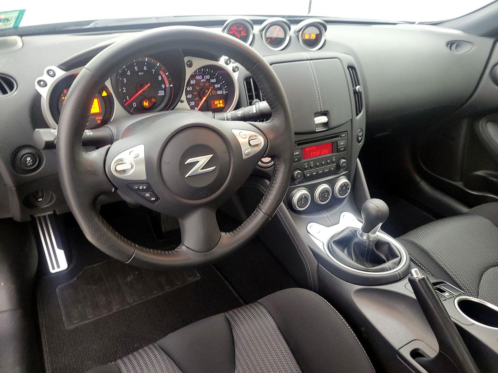 2018 Nissan 370Z Coupe Sport - Photo 11