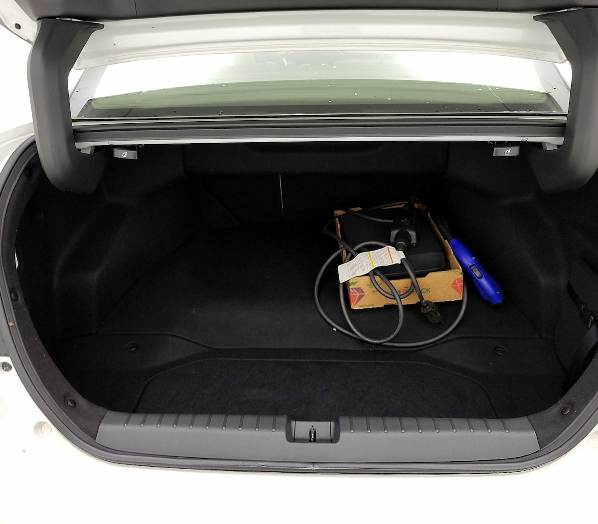 Trunk/Cargo (Seats Up)