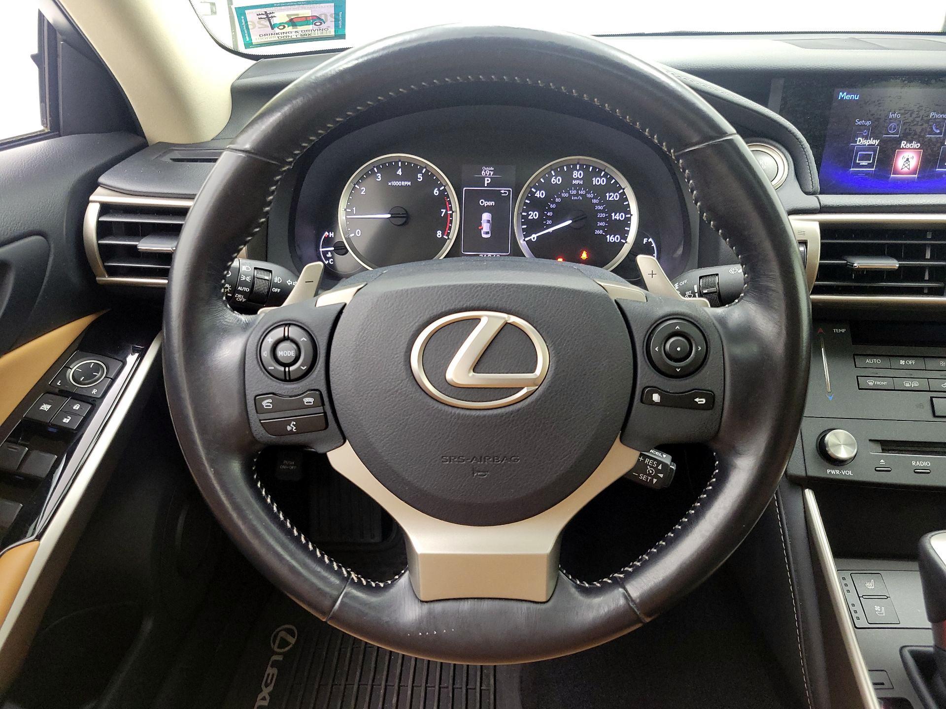 Thumbnail: 2015 Lexus IS - 10