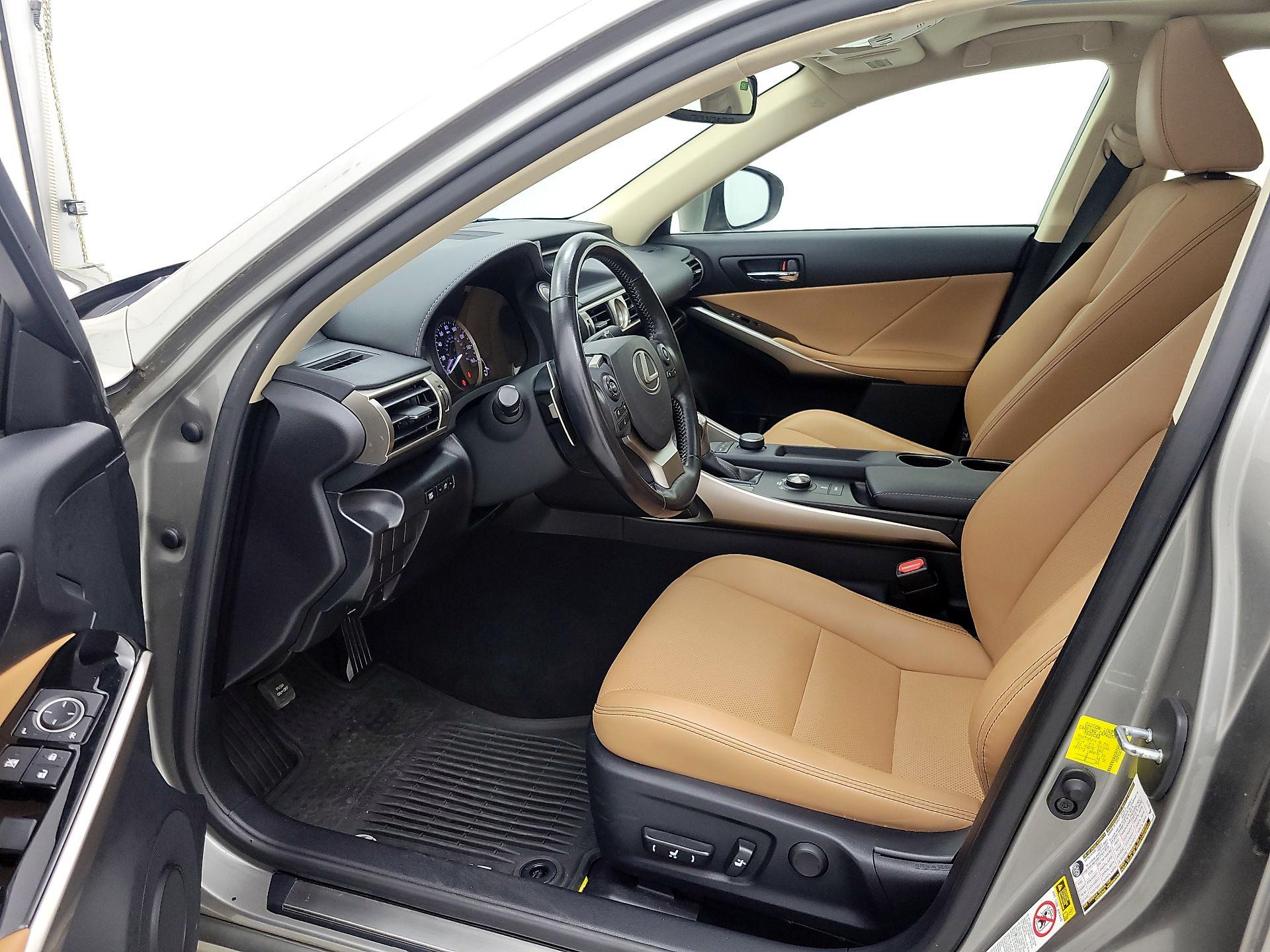 Thumbnail: 2015 Lexus IS - 11
