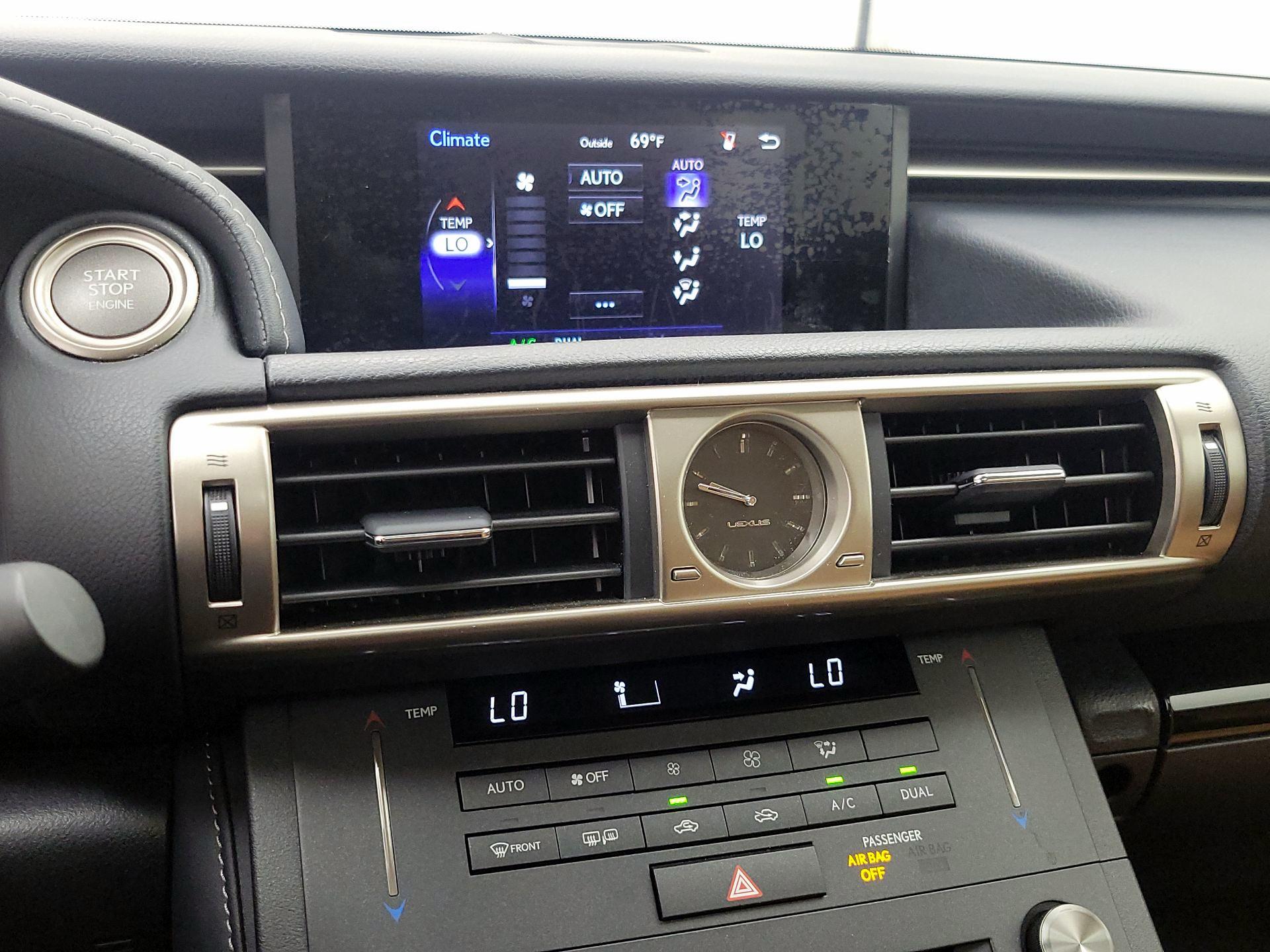 Thumbnail: 2015 Lexus IS - 16