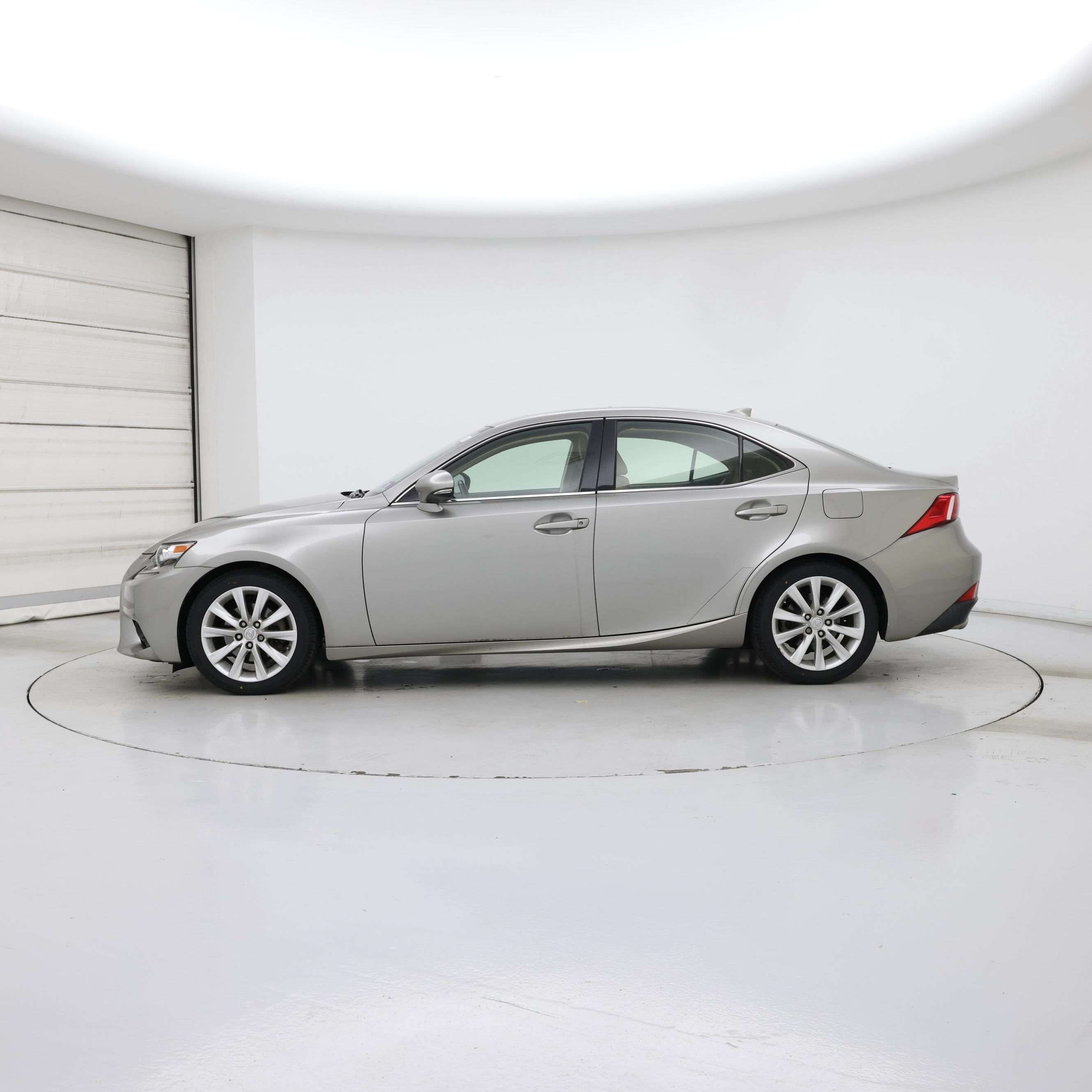 Thumbnail: 2015 Lexus IS - 3