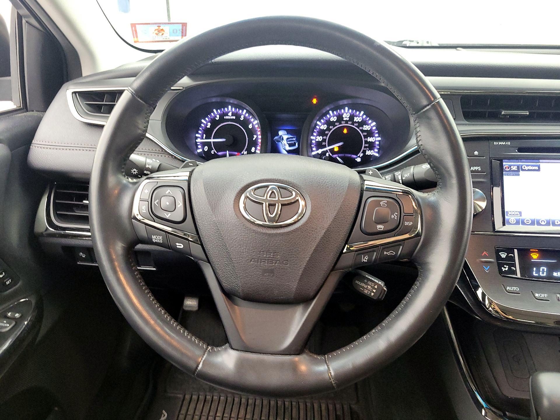 Thumbnail: 2018 Toyota Avalon - 10