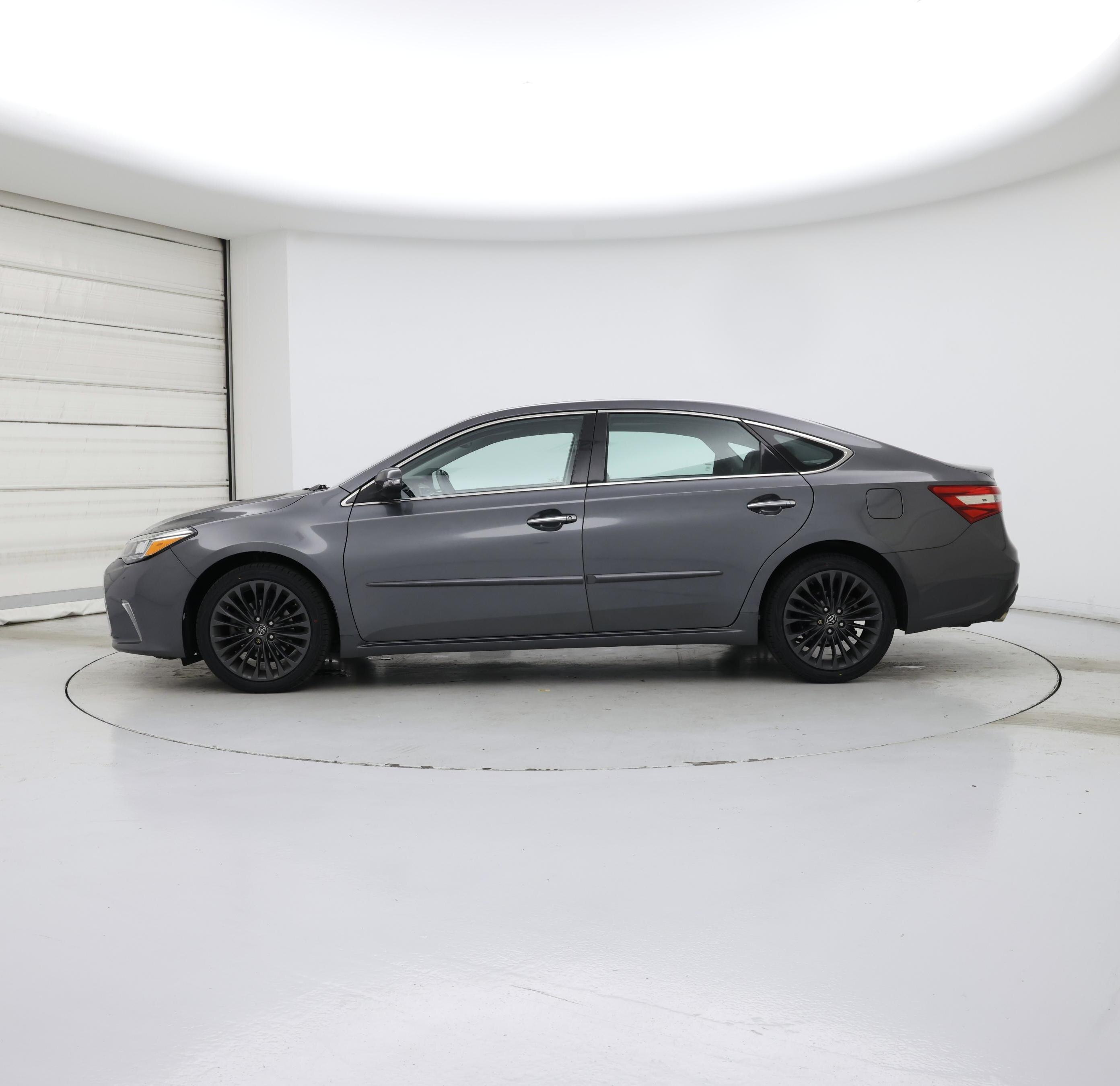 Thumbnail: 2018 Toyota Avalon - 3