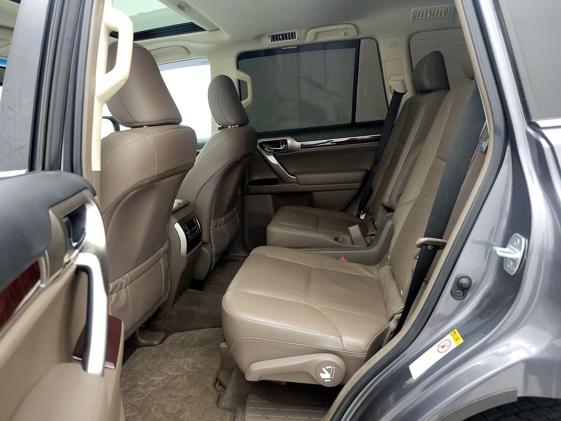 Thumbnail: 2019 Lexus GX - 19
