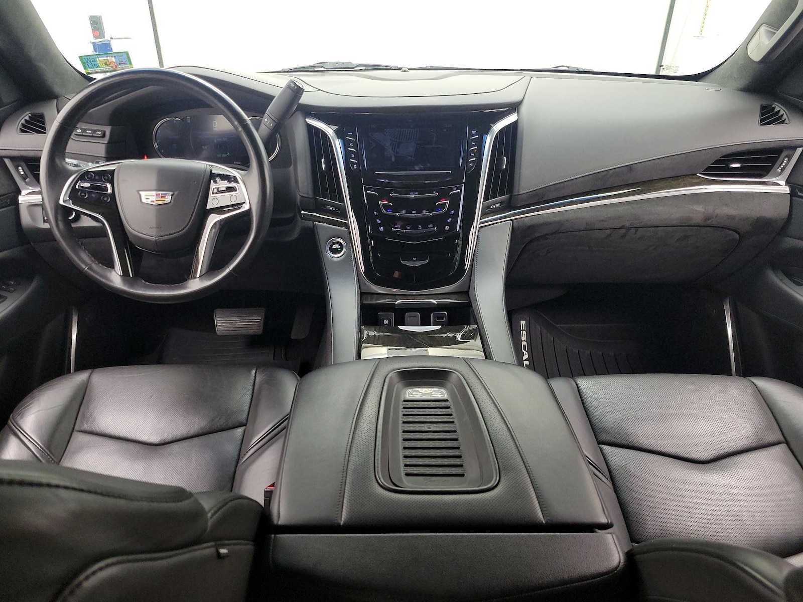 2018 Cadillac Escalade Platinum - Photo 10
