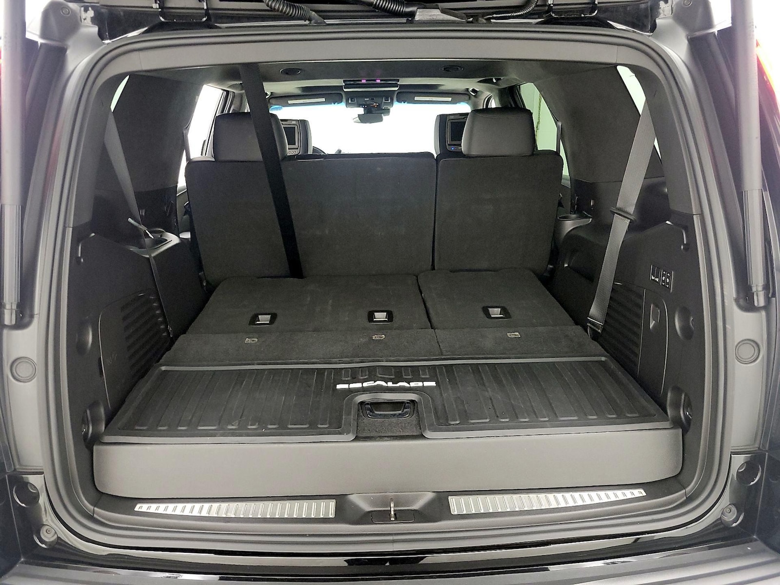 2018 Cadillac Escalade Platinum - Photo 25