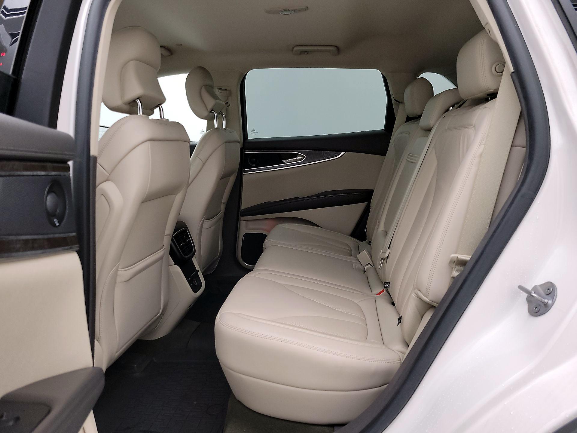 Thumbnail: 2019 Lincoln Nautilus - 20