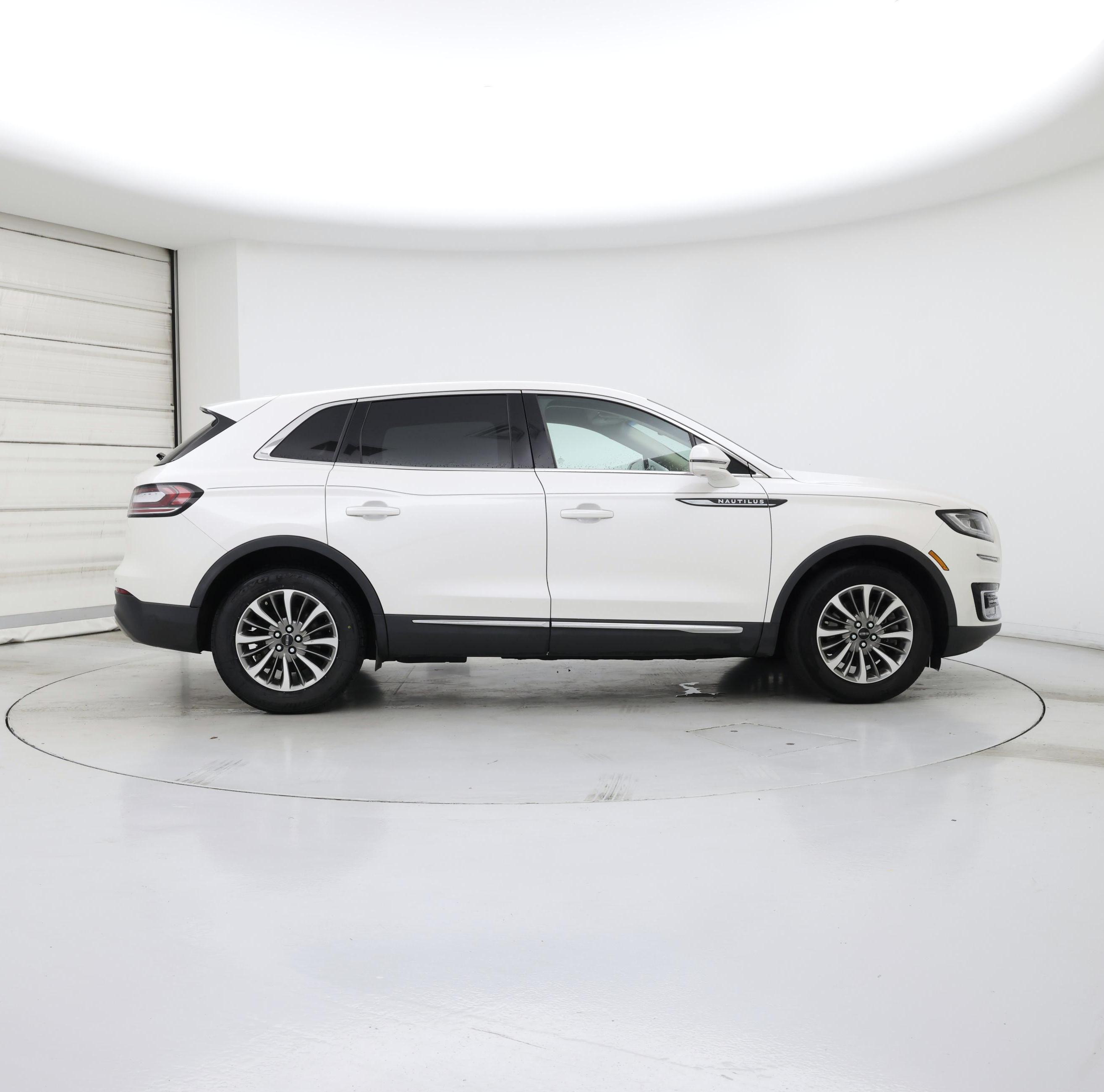 Thumbnail: 2019 Lincoln Nautilus - 7