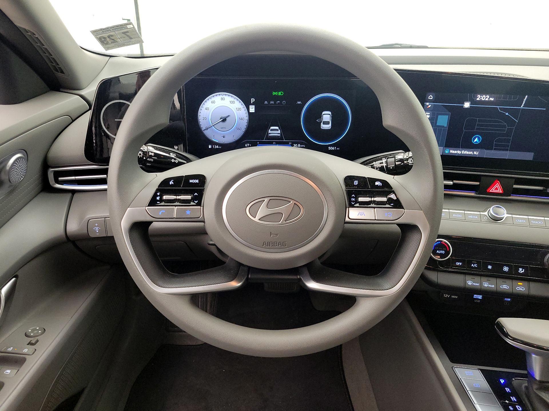 Thumbnail: 2024 Hyundai Elantra - 10