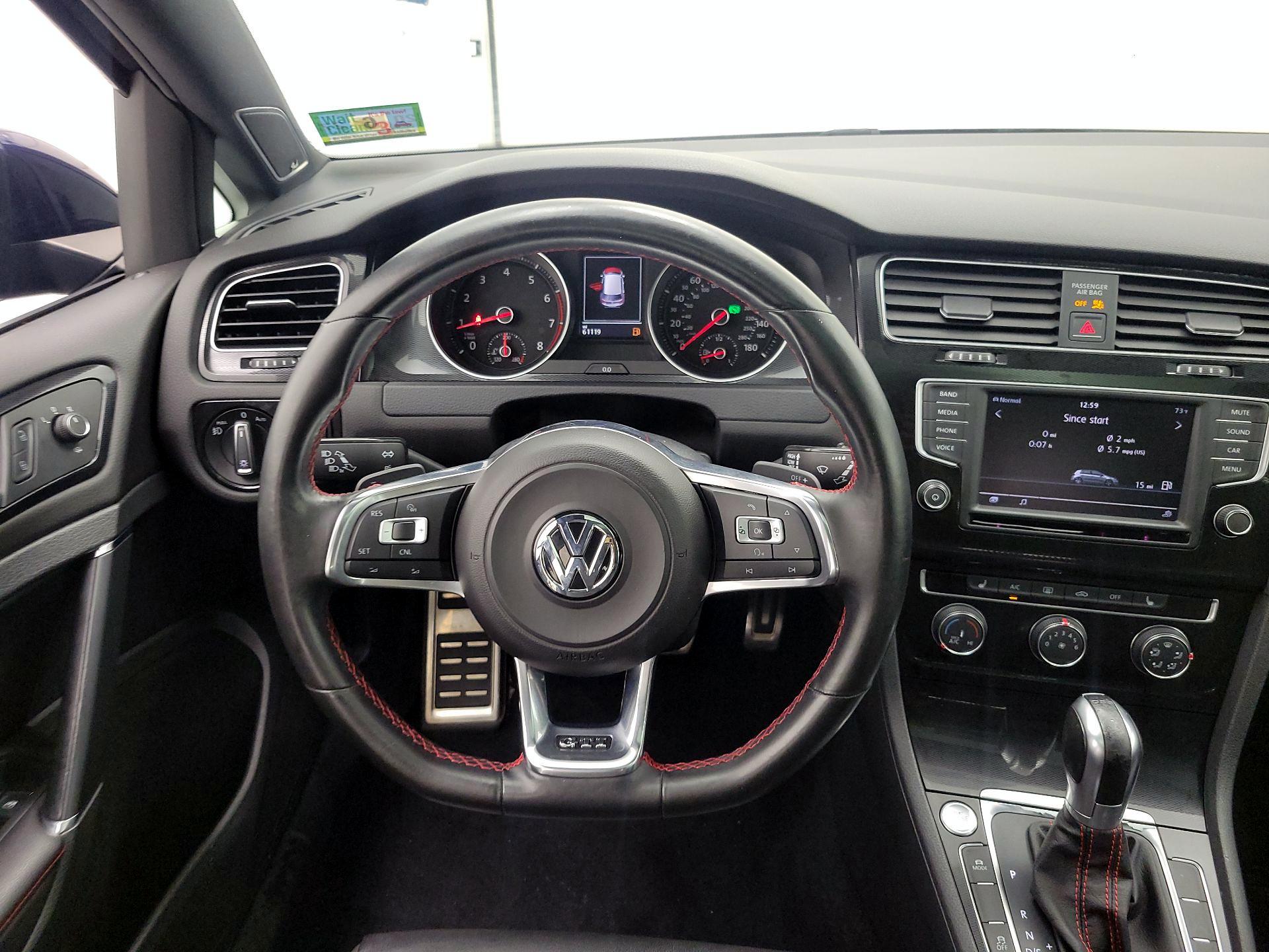 Thumbnail: 2016 Volkswagen Golf - 10