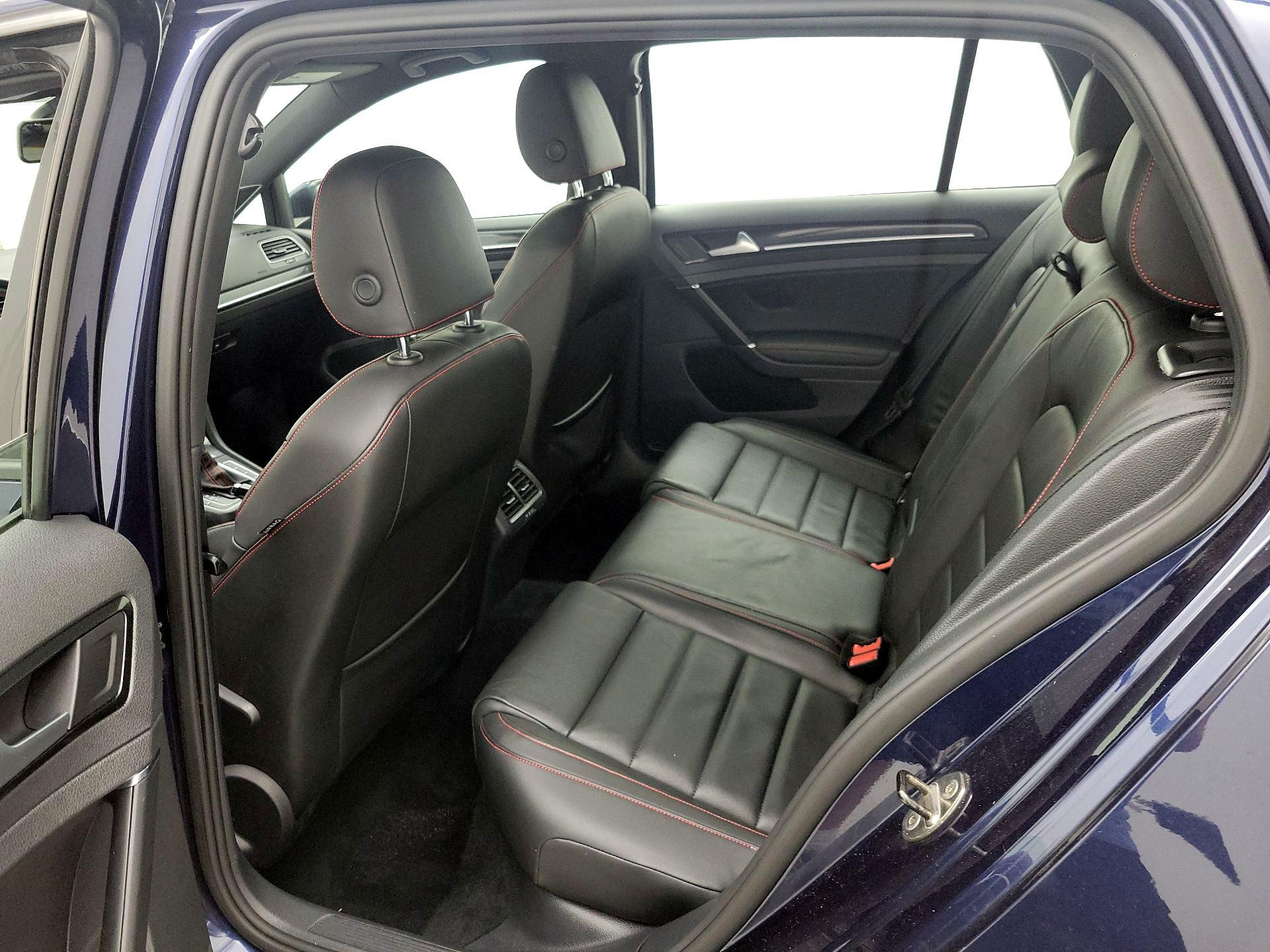 Thumbnail: 2016 Volkswagen Golf - 19