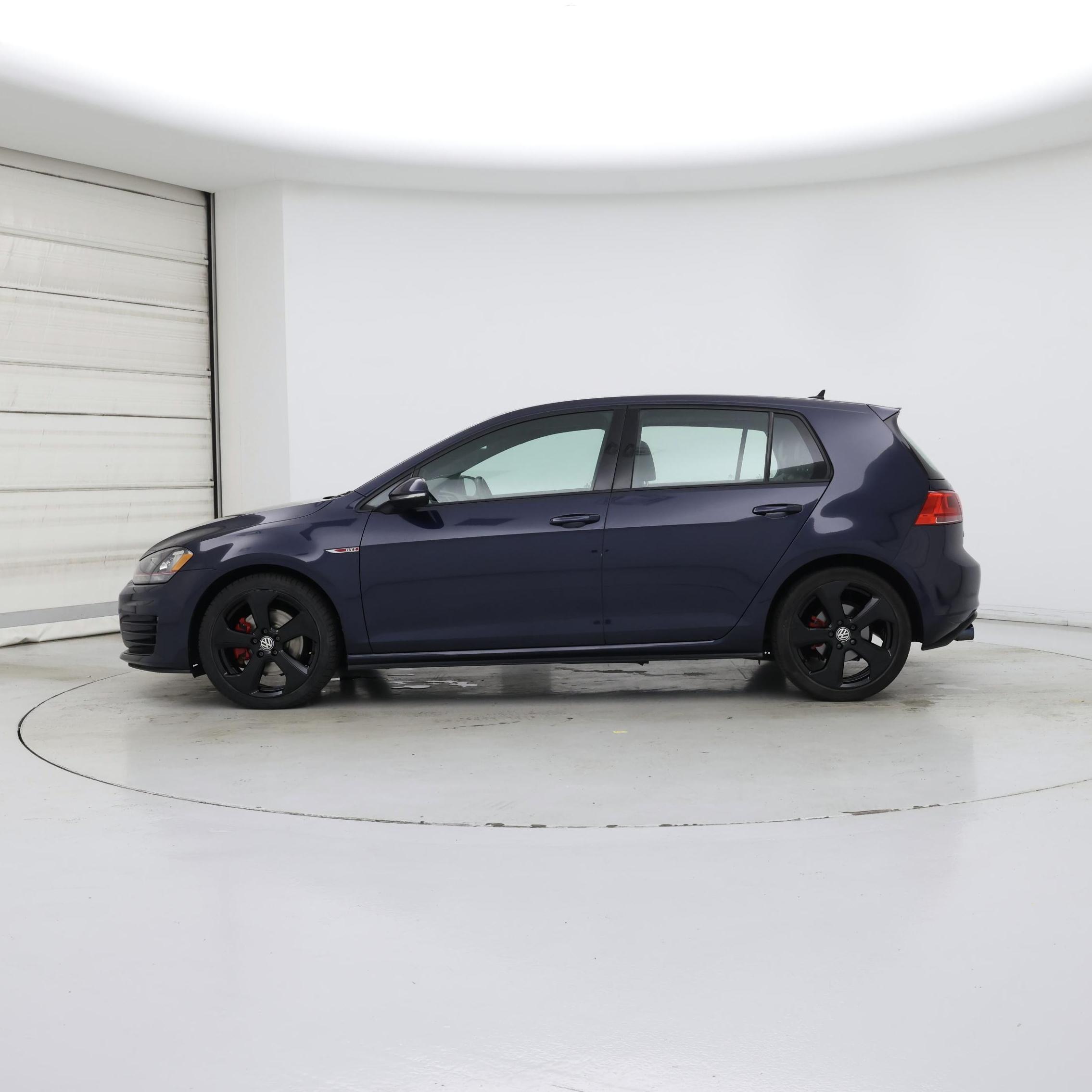 Thumbnail: 2016 Volkswagen Golf - 3