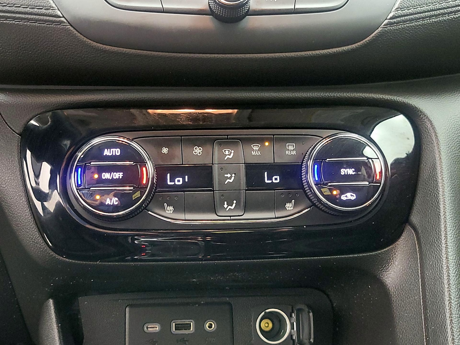 2021 Buick Encore GX Essence - Photo 17