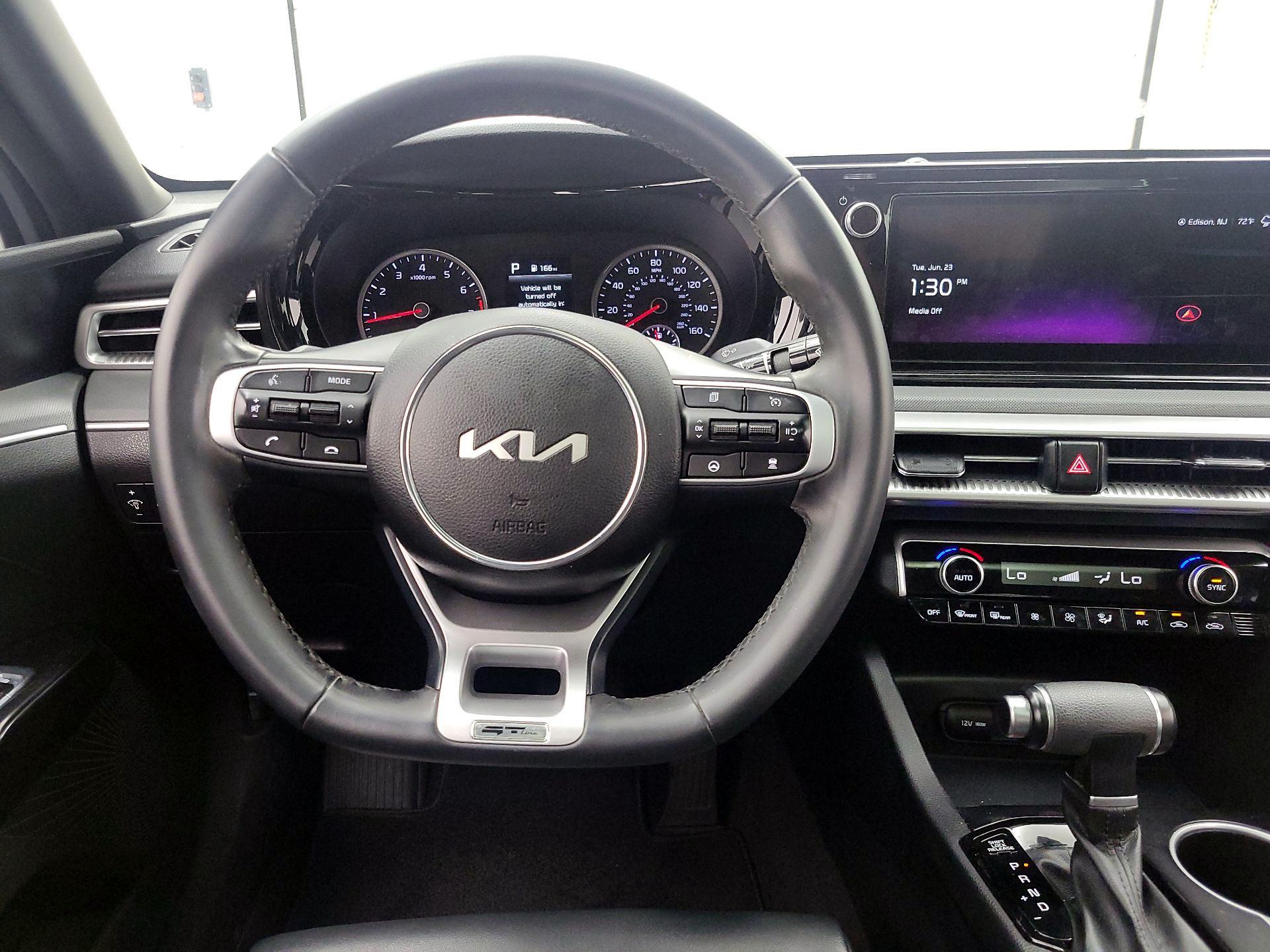 Thumbnail: 2023 Kia K5 - 10
