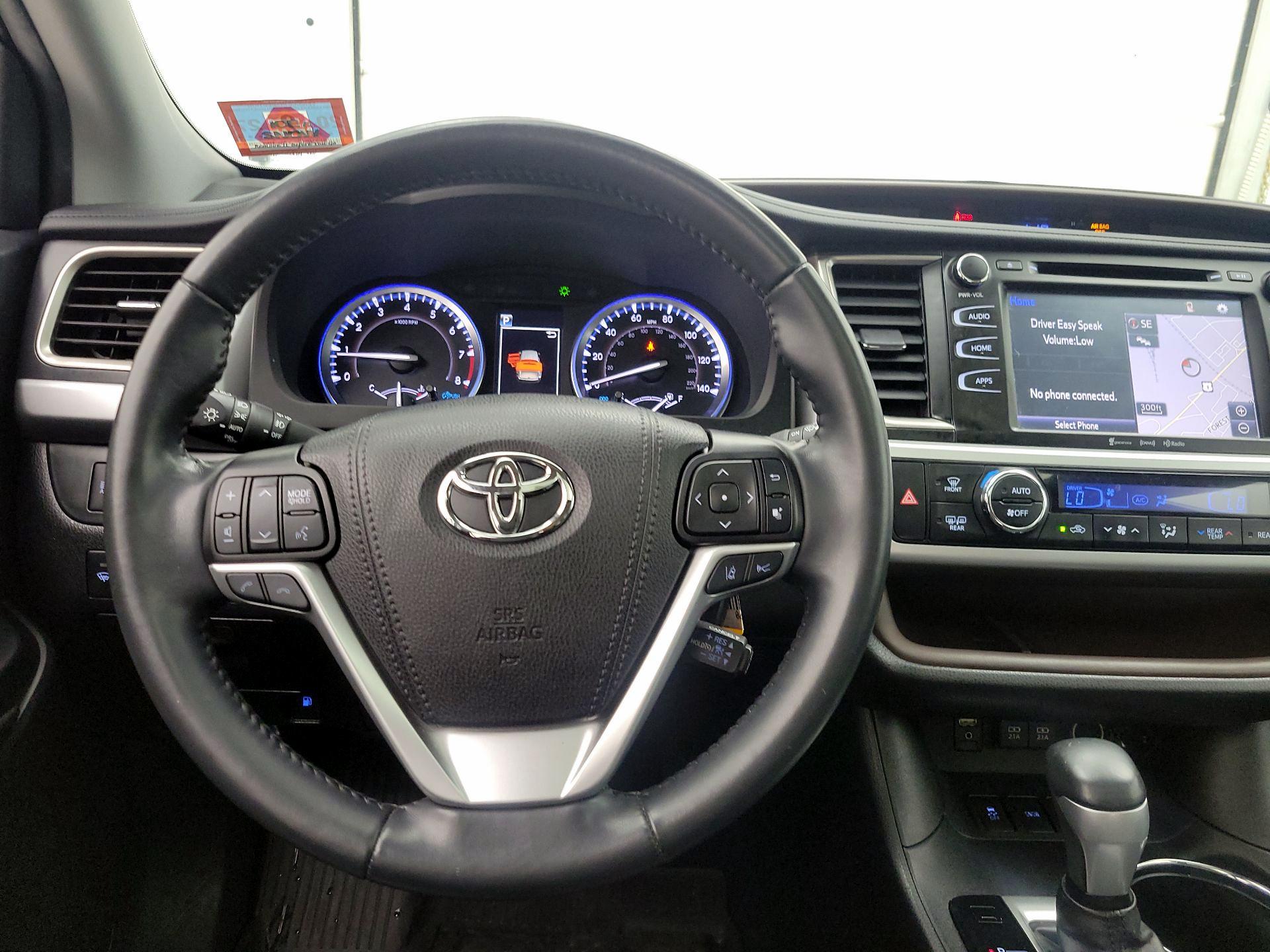 Thumbnail: 2019 Toyota Highlander - 10
